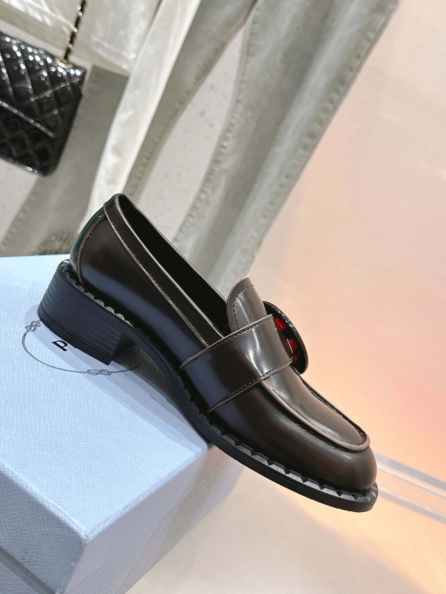 Bagsaaa Pra*a Brushed leather loafers 1D979N dark brown