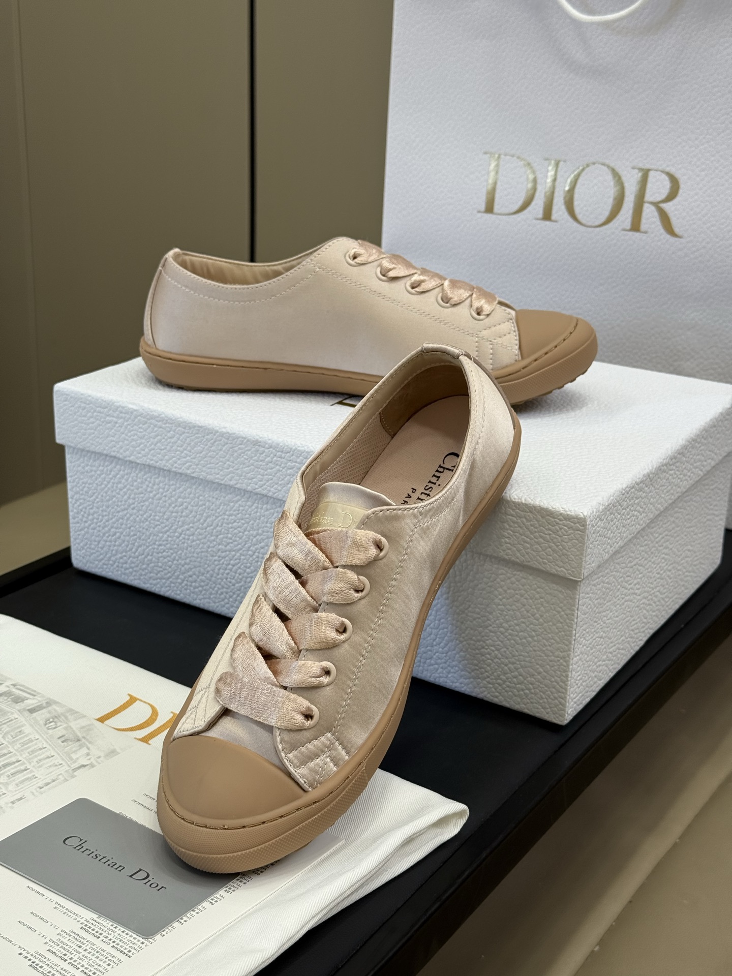 Bagsaaa D10r Lucky Sneaker Nude Satin