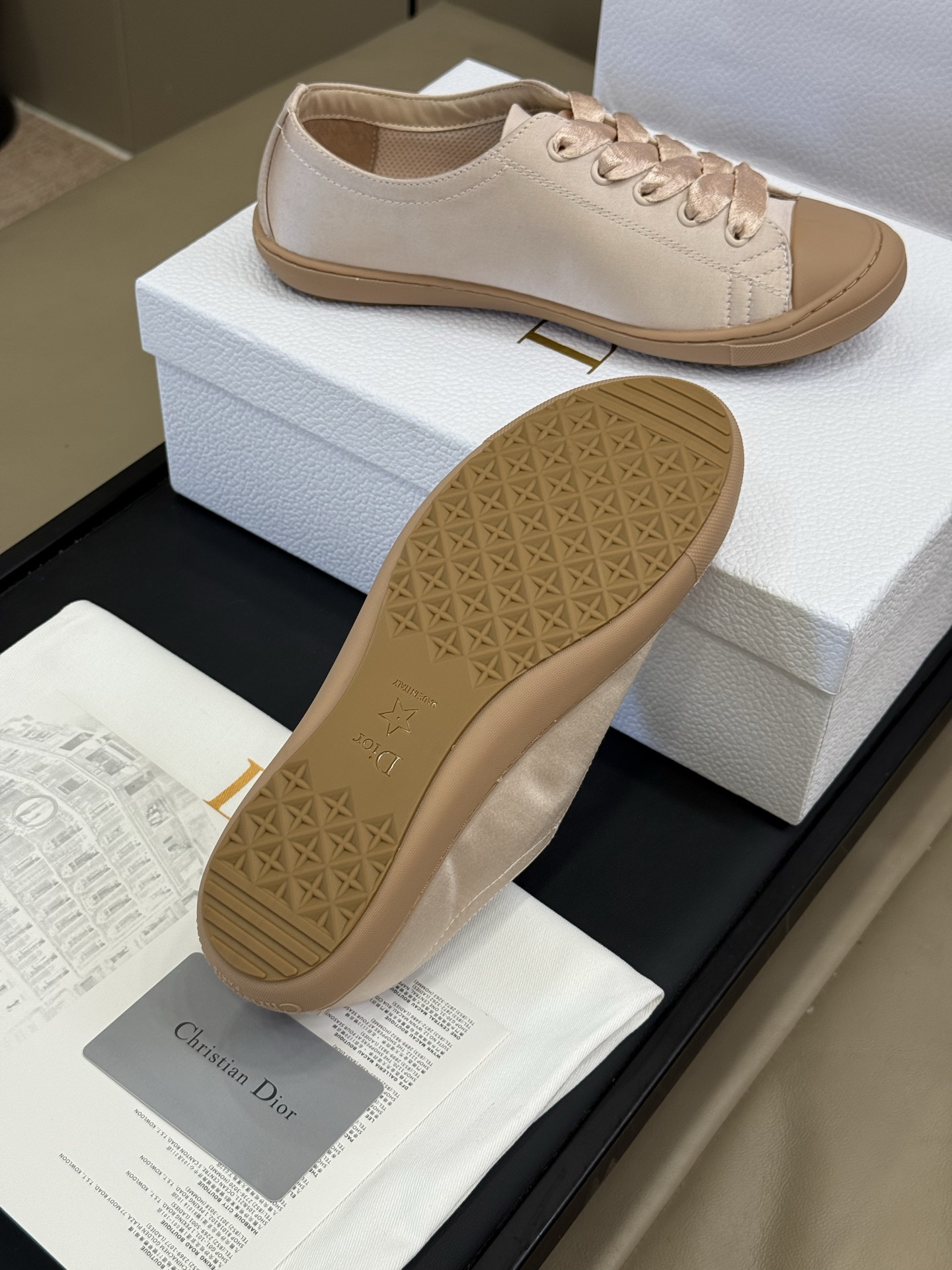 Bagsaaa D10r Lucky Sneaker Nude Satin
