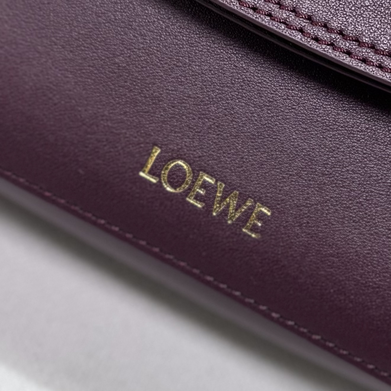 Bagsaaa L0ew* Medium Ola bag in smooth calfskin Dark Burgundy - 26cm