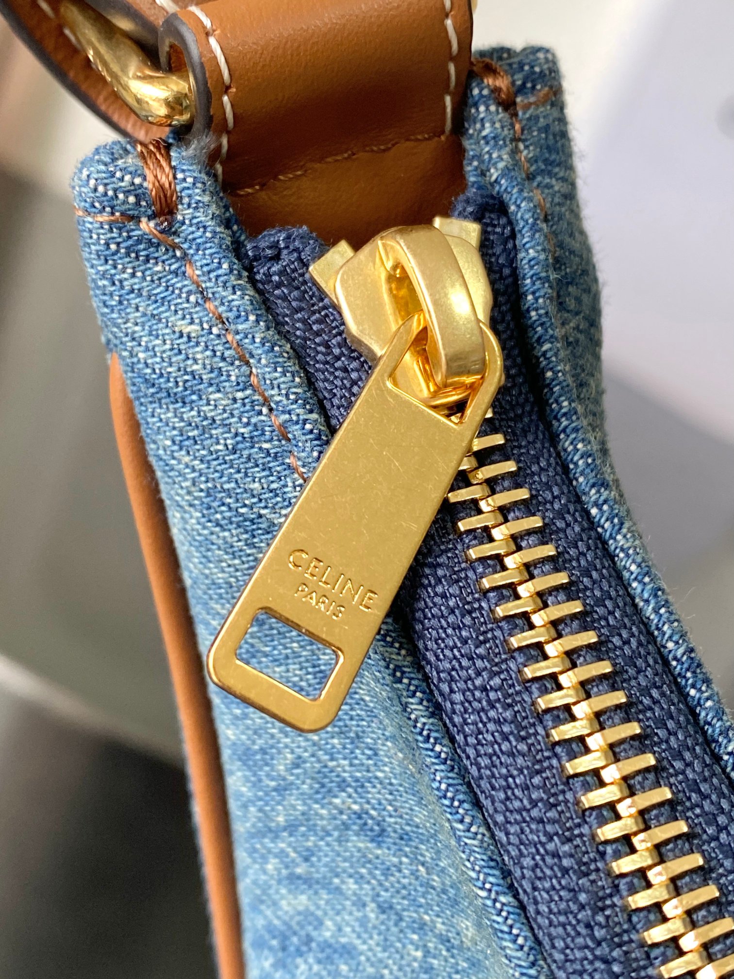 Bagsaaa Ce1i*e Medium Ava Triomphe Bag In Denim 114492 - 24.5cm