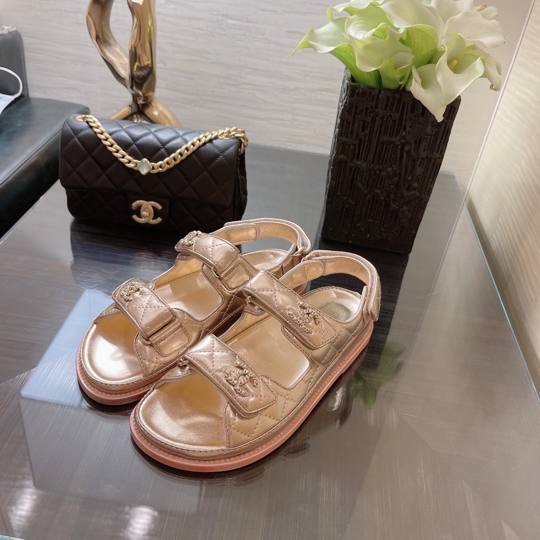 Bagsaaa Ch**el Sandals G35927 metallic rose gold