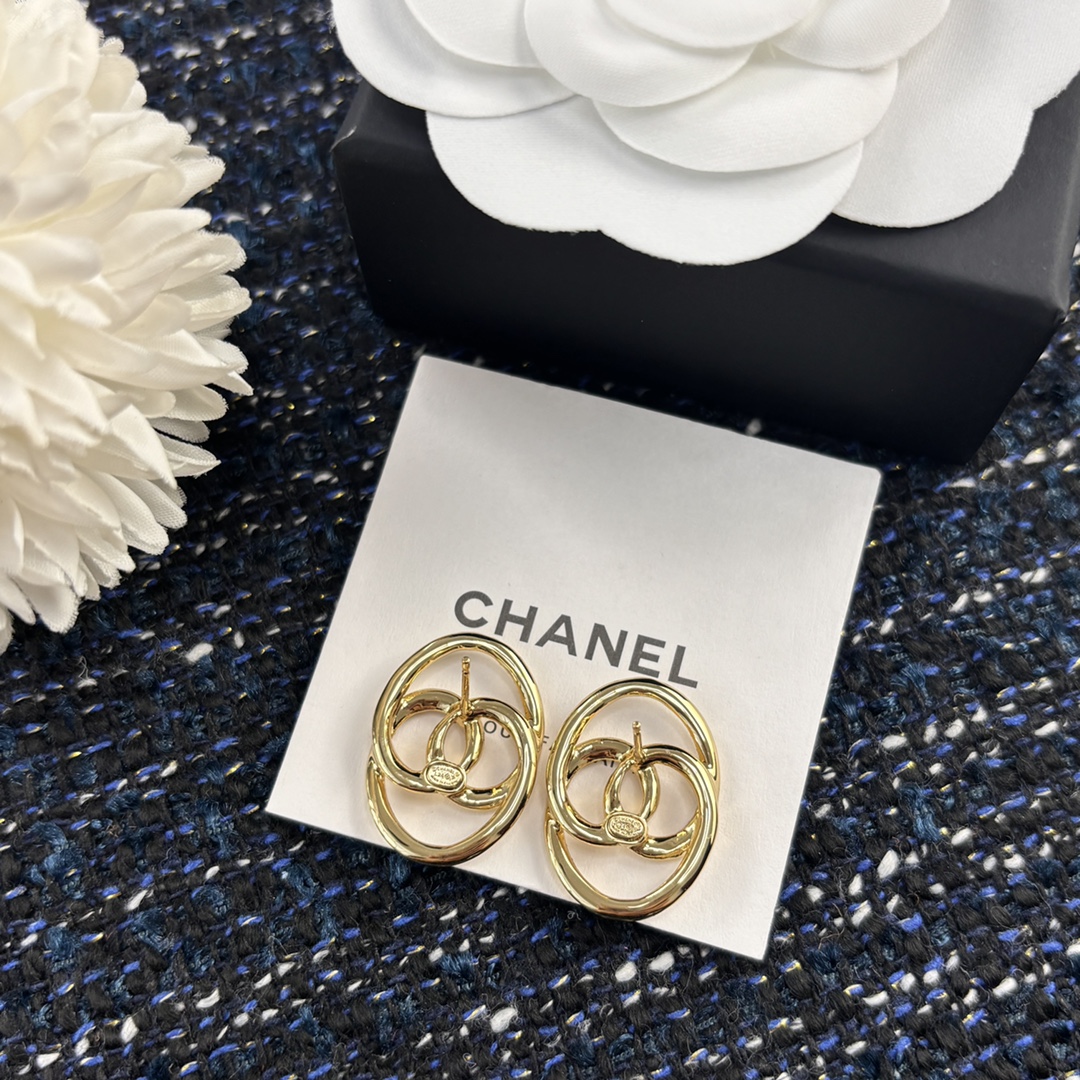 Bagsaaa Ch**el Earrings 18