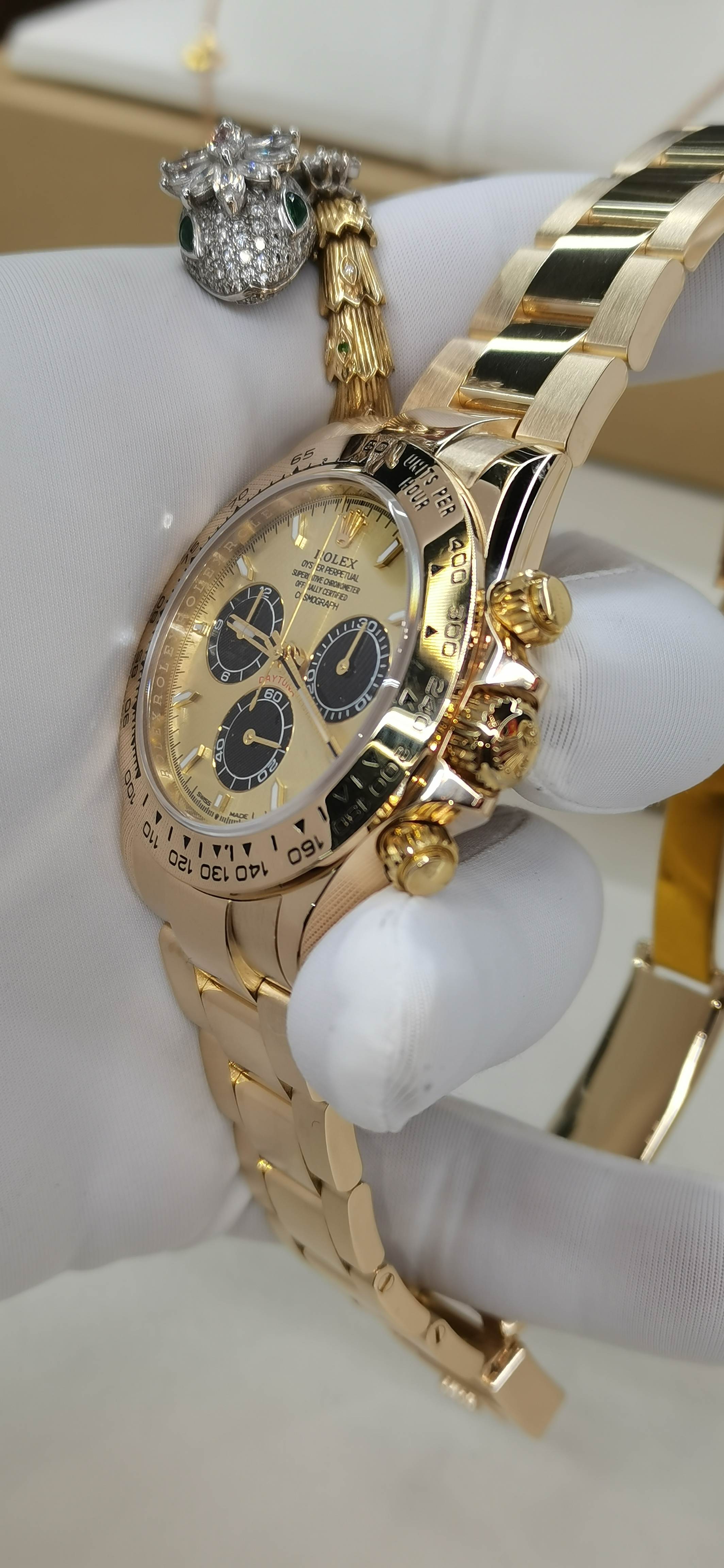 Bagsaaa R01ex Watch Gold & Black - 40mm