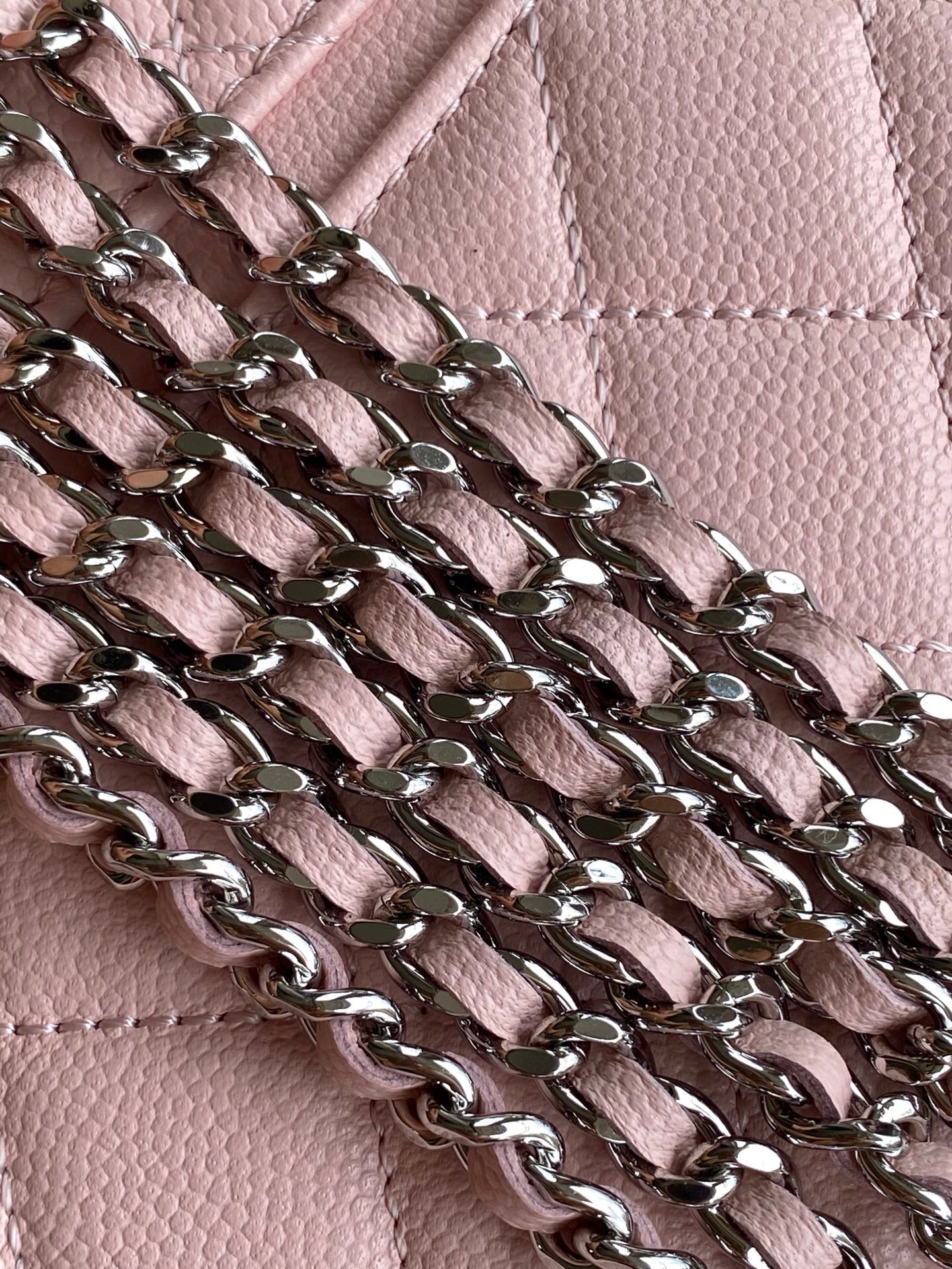 Bagsaaa Ch**el Vanity with Chain AP4854 Light Pink Caviar - 19.5cm