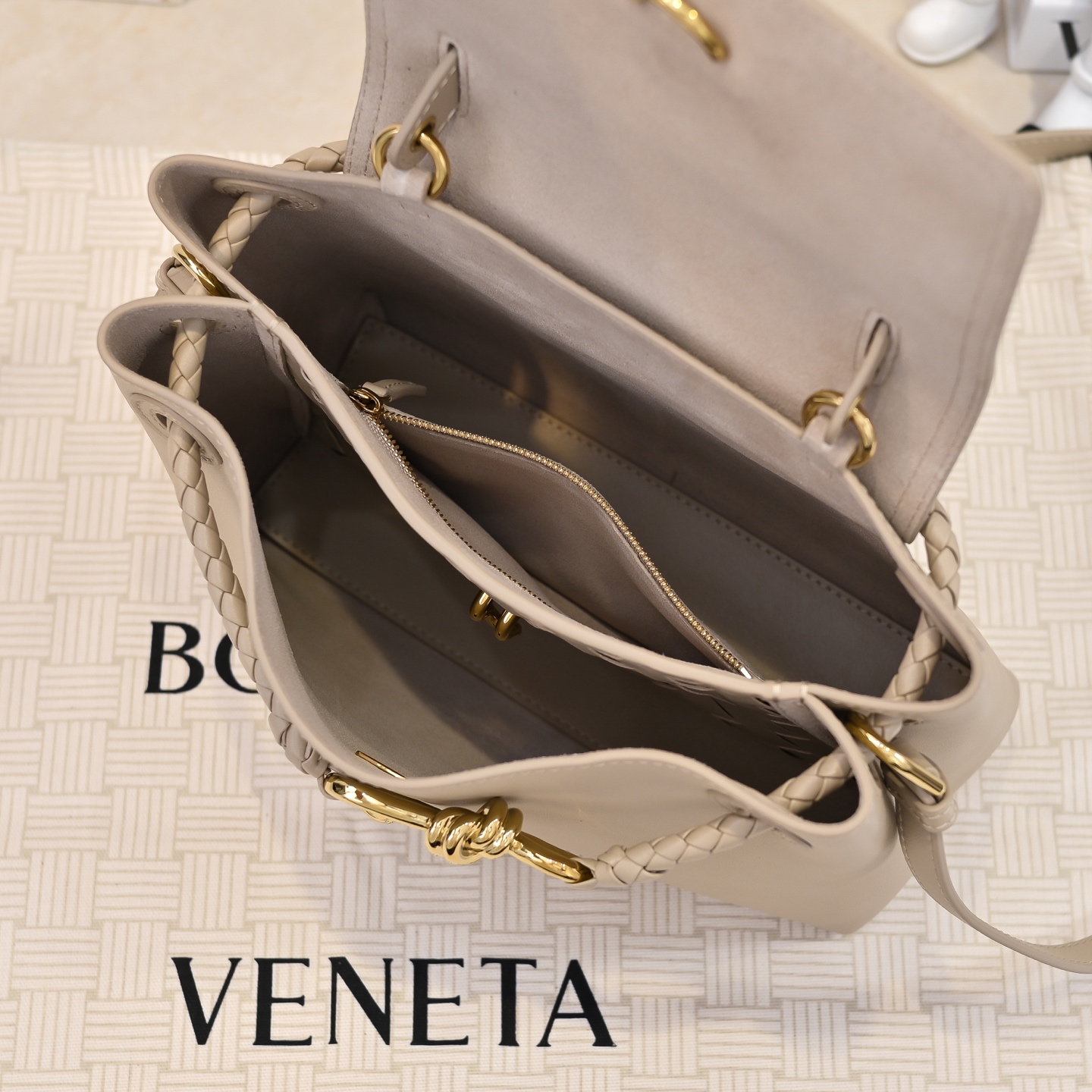 Bagsaaa B0tt*ga Ven*ta Small Ciao Ciao 835835 Beige - 26cm