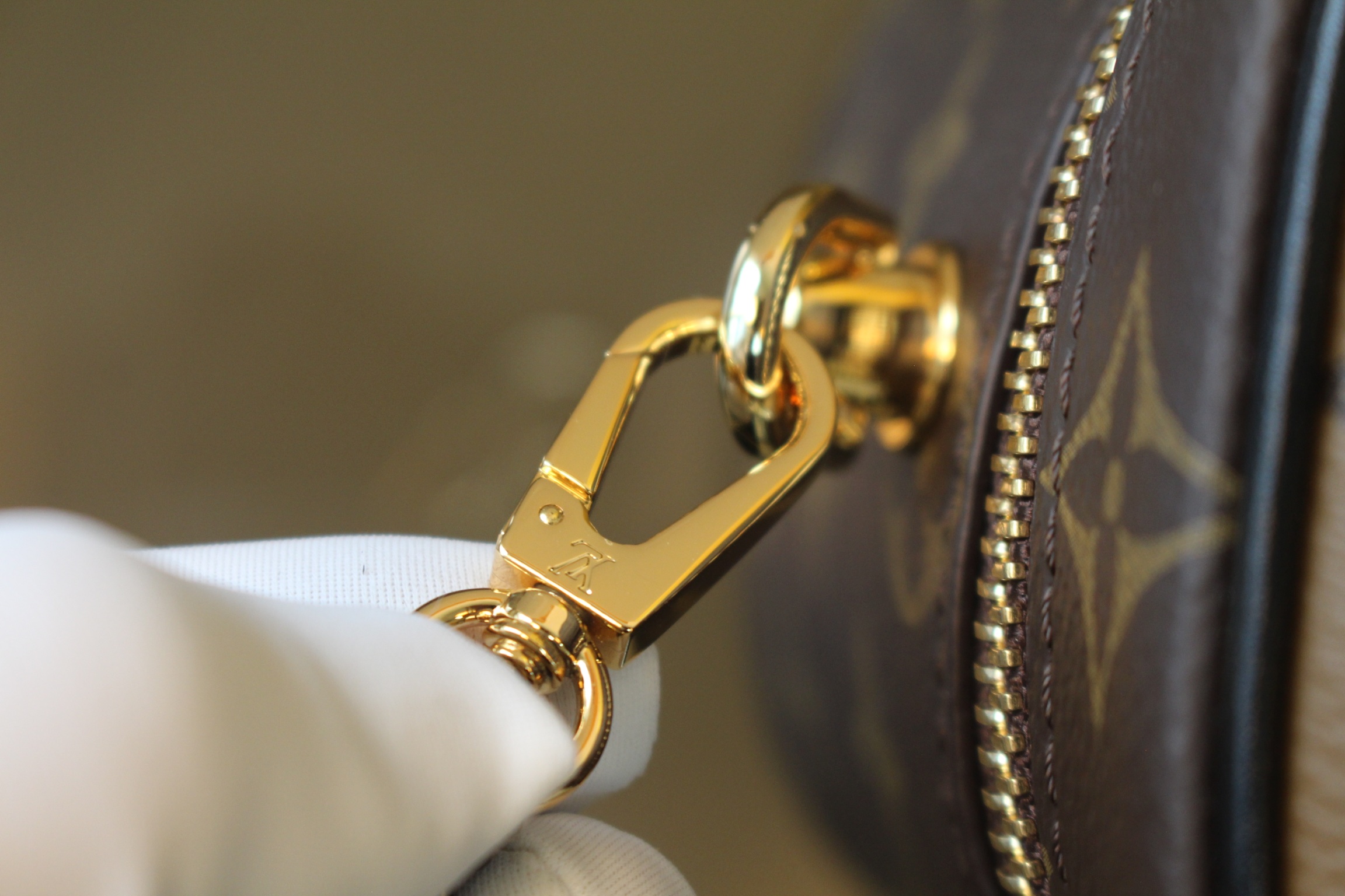 Bagsaaa LV M47128 Vanity PM Monogram - 19cm