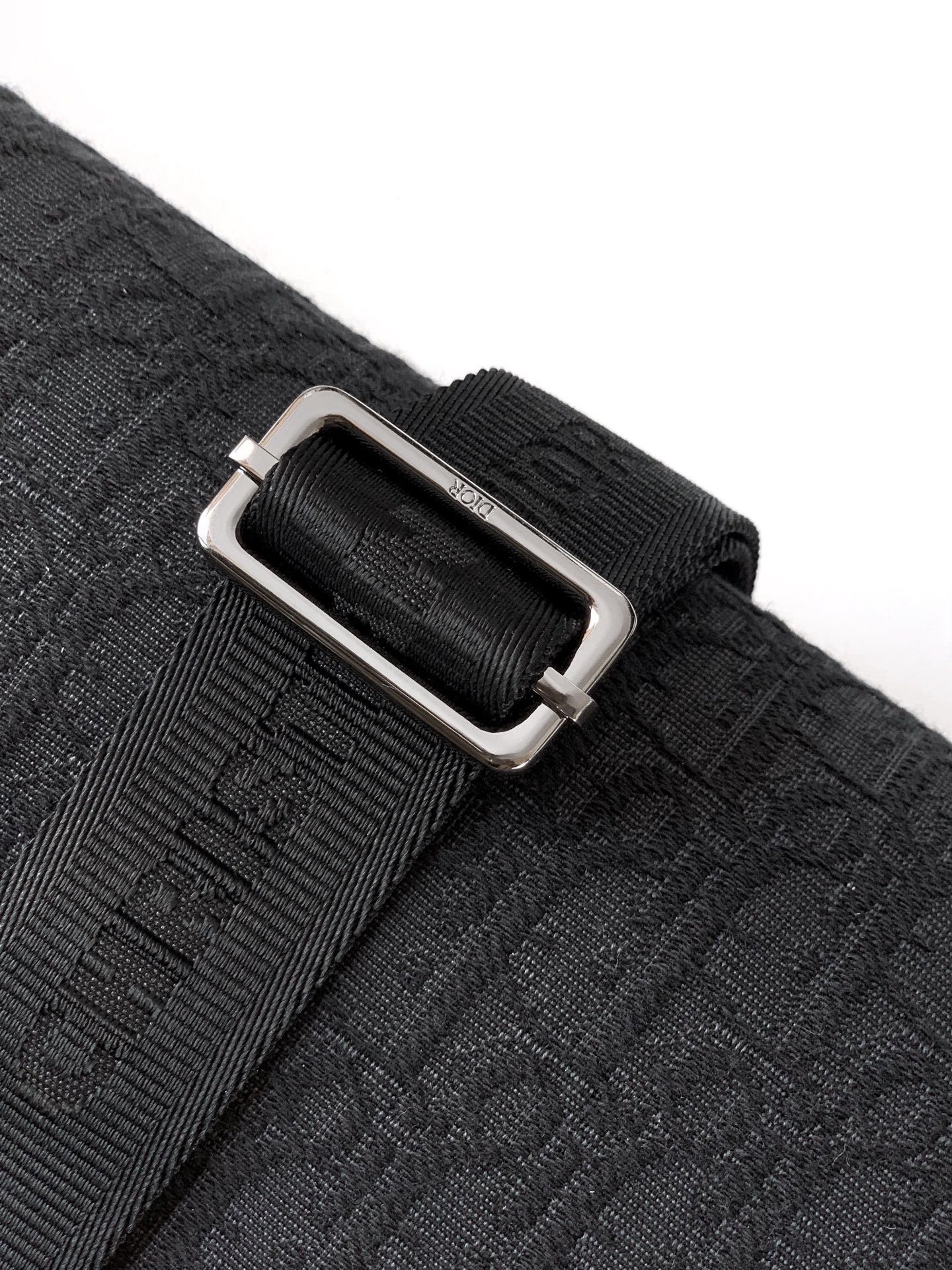 Bagsaaa D10r Saddle Belt Bag Beige and Black D10r Oblique Jacquard with Black Grained Calfskin - 39cm