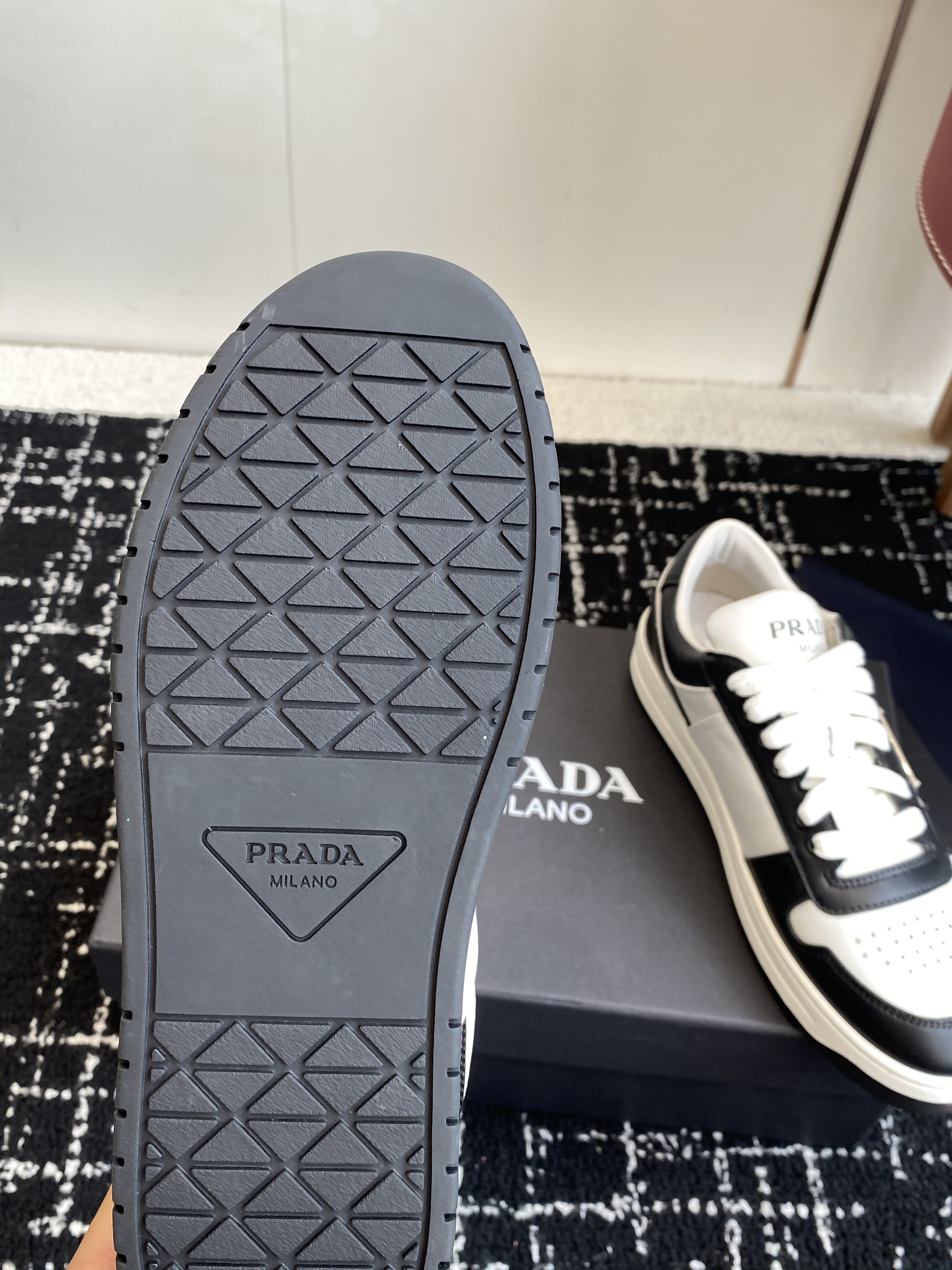 Bagsaaa Pra*a Downtown leather sneakers black