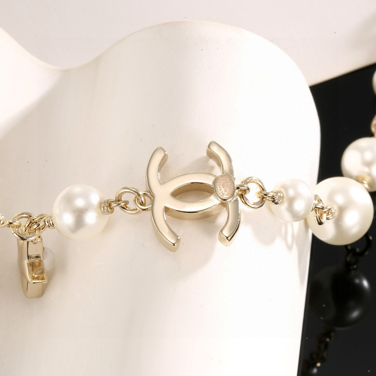 Bagsaaa Ch**el Necklace 09
