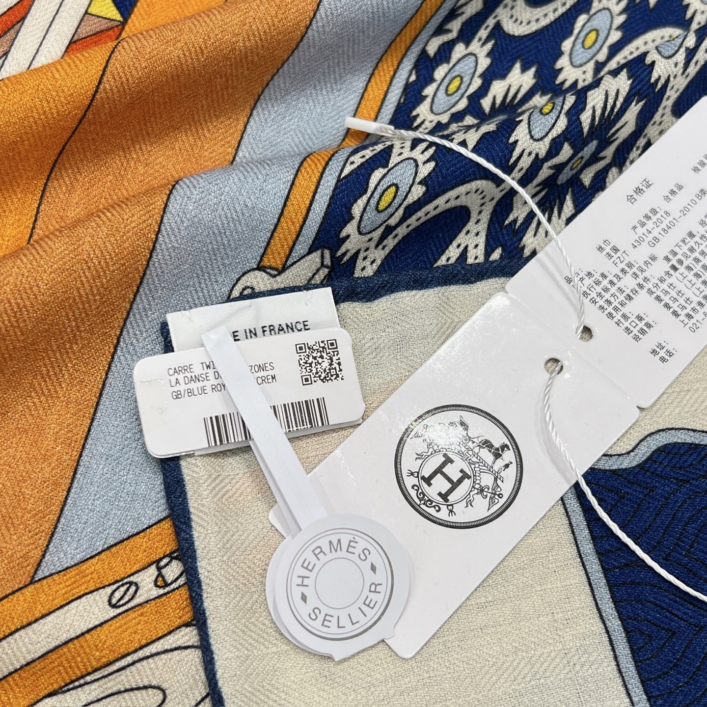 Bagsaaa H**me5 Scarf - 136x137cm (1)