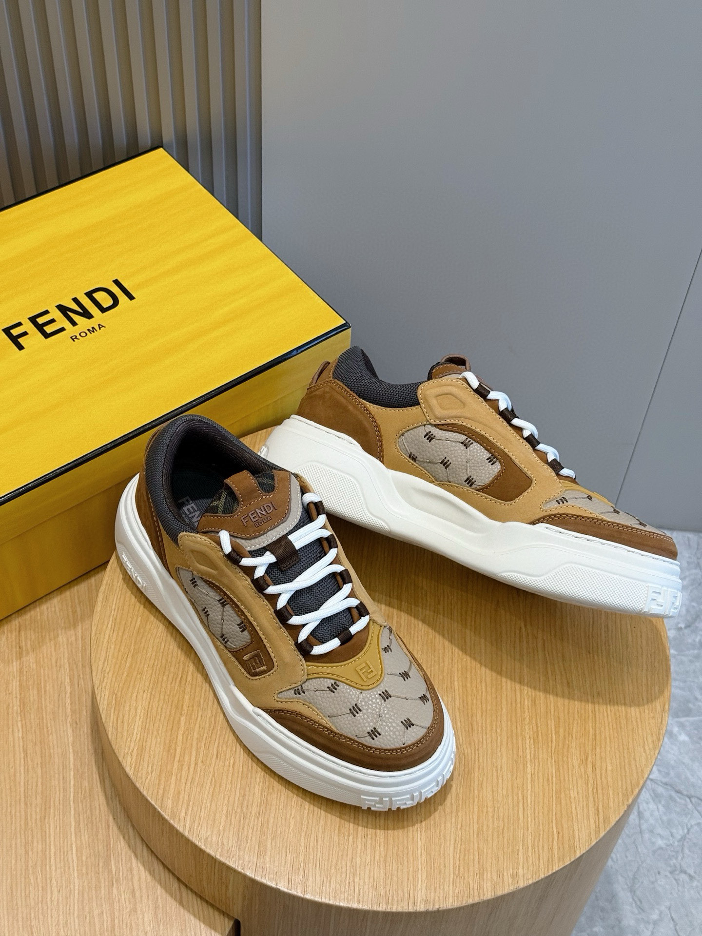 Bagsaaa F**di Force leather sneakers with FF Jacquard