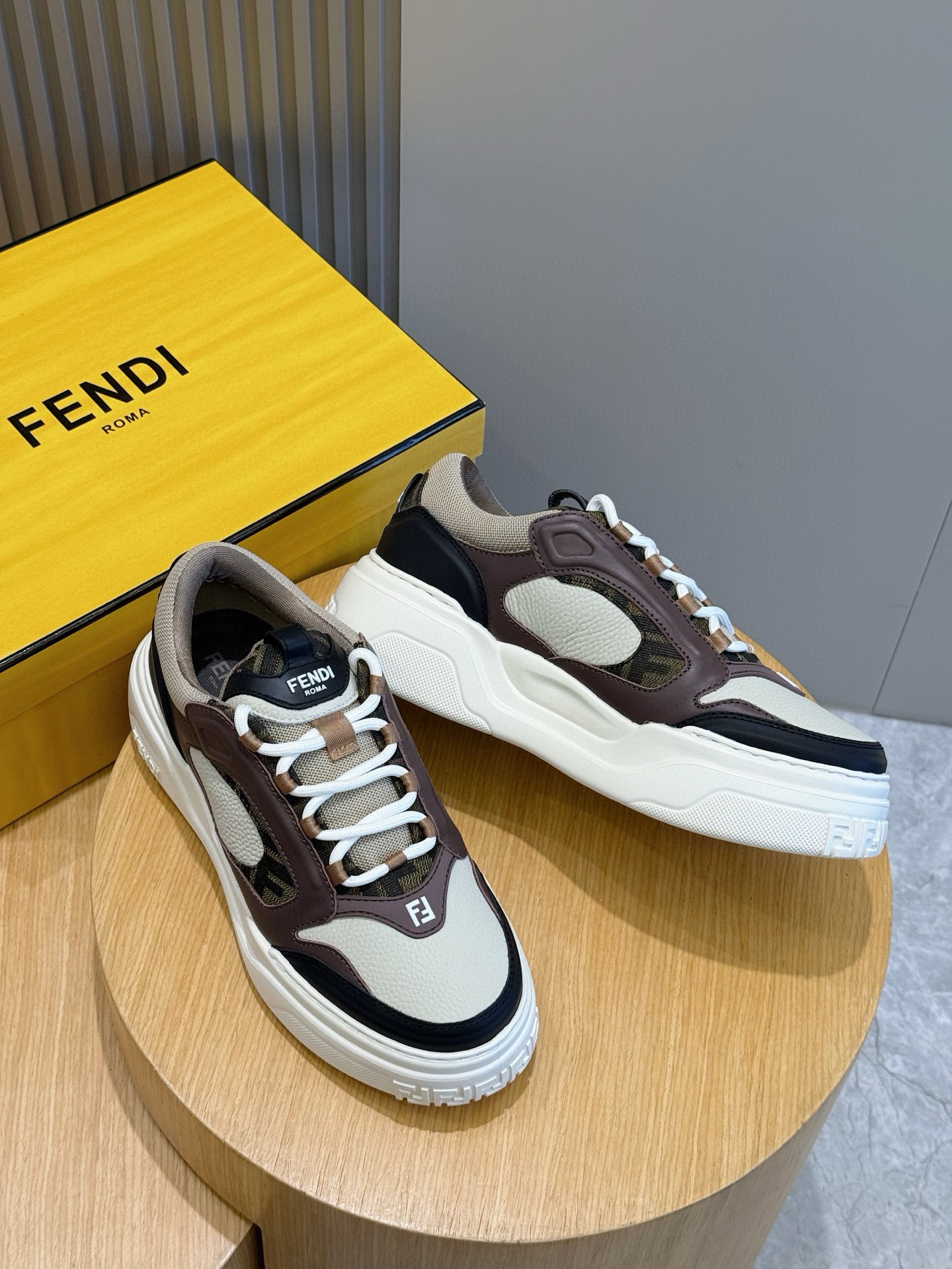 Bagsaaa F**di Force sneakers in brown and white leather 