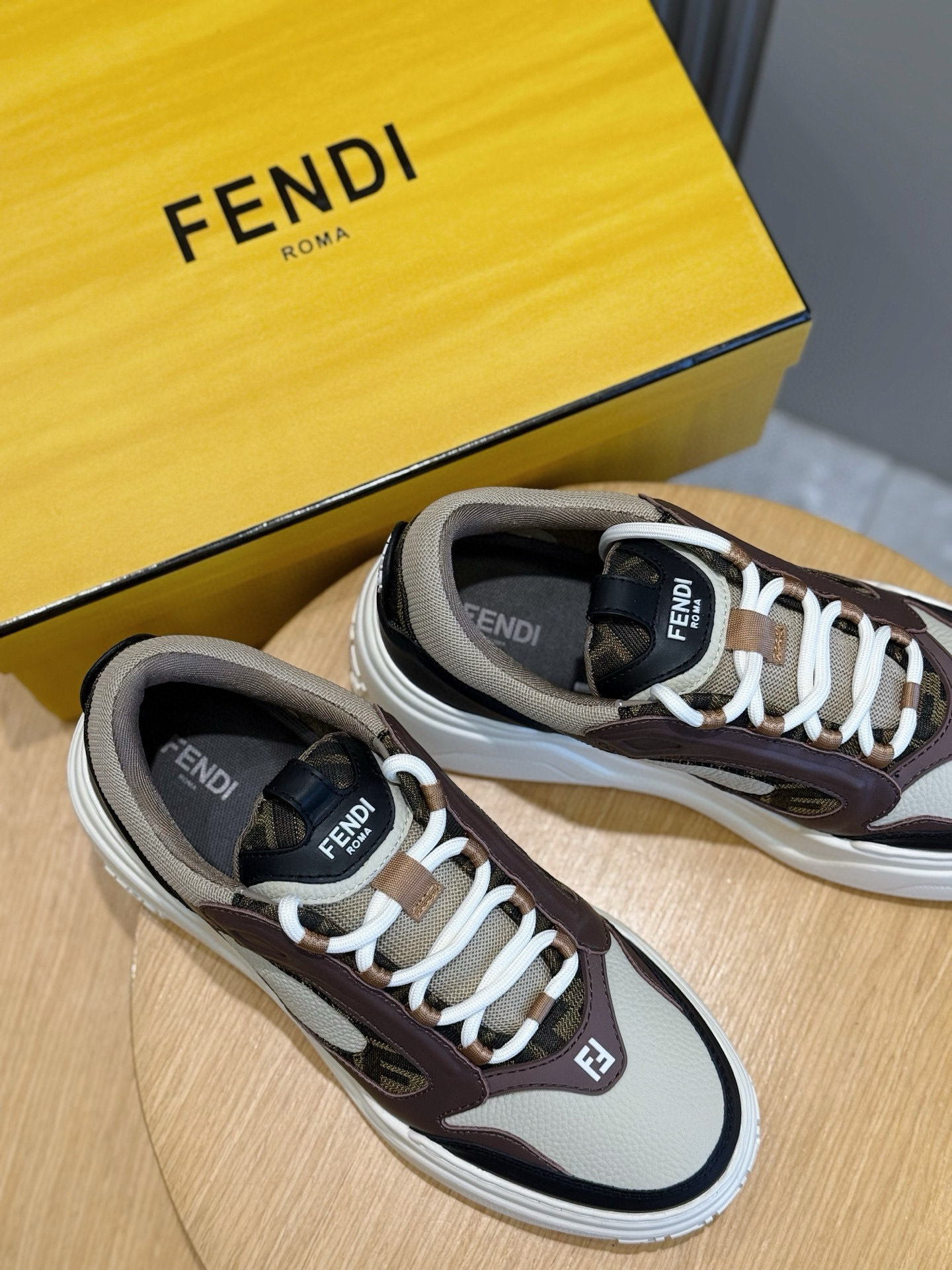 Bagsaaa F**di Force sneakers in brown and white leather 