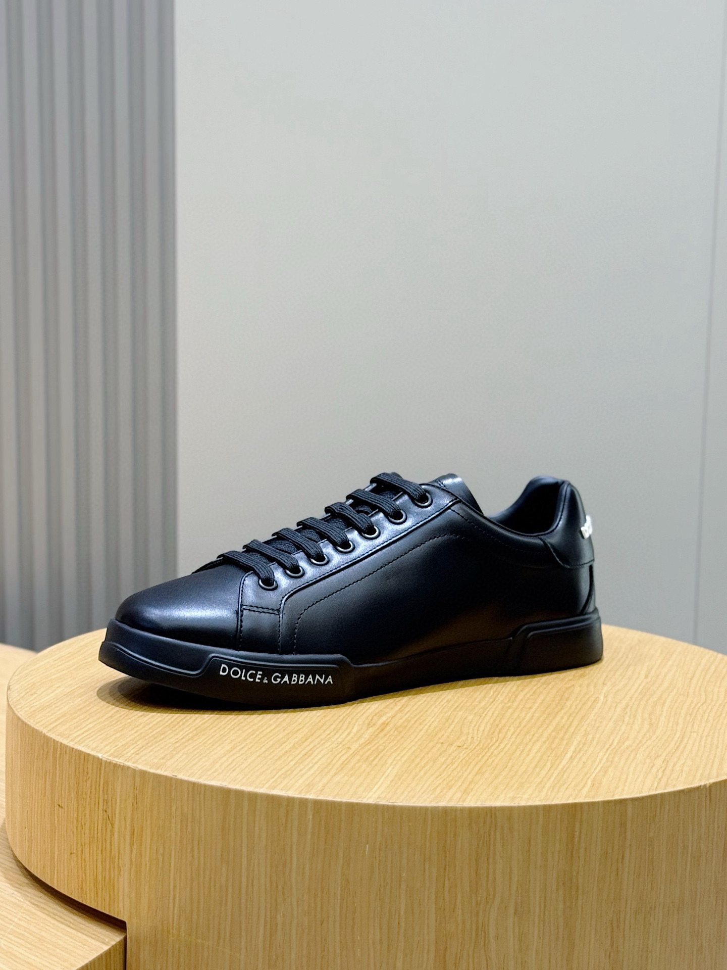 Bagsaaa Dolce & Gabbana Portofino sneakers black