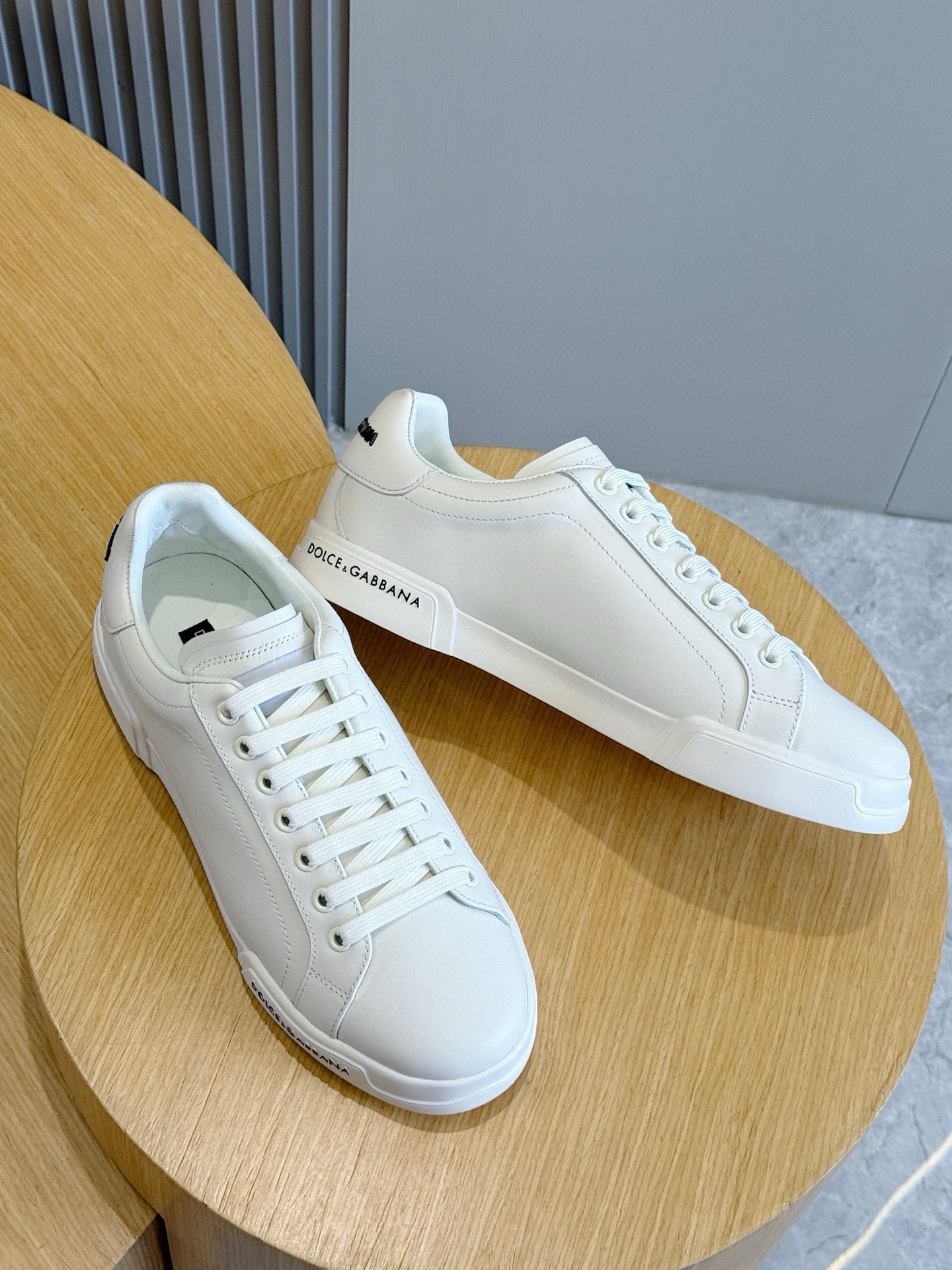Bagsaaa Dolce & Gabbana Portofino sneakers white