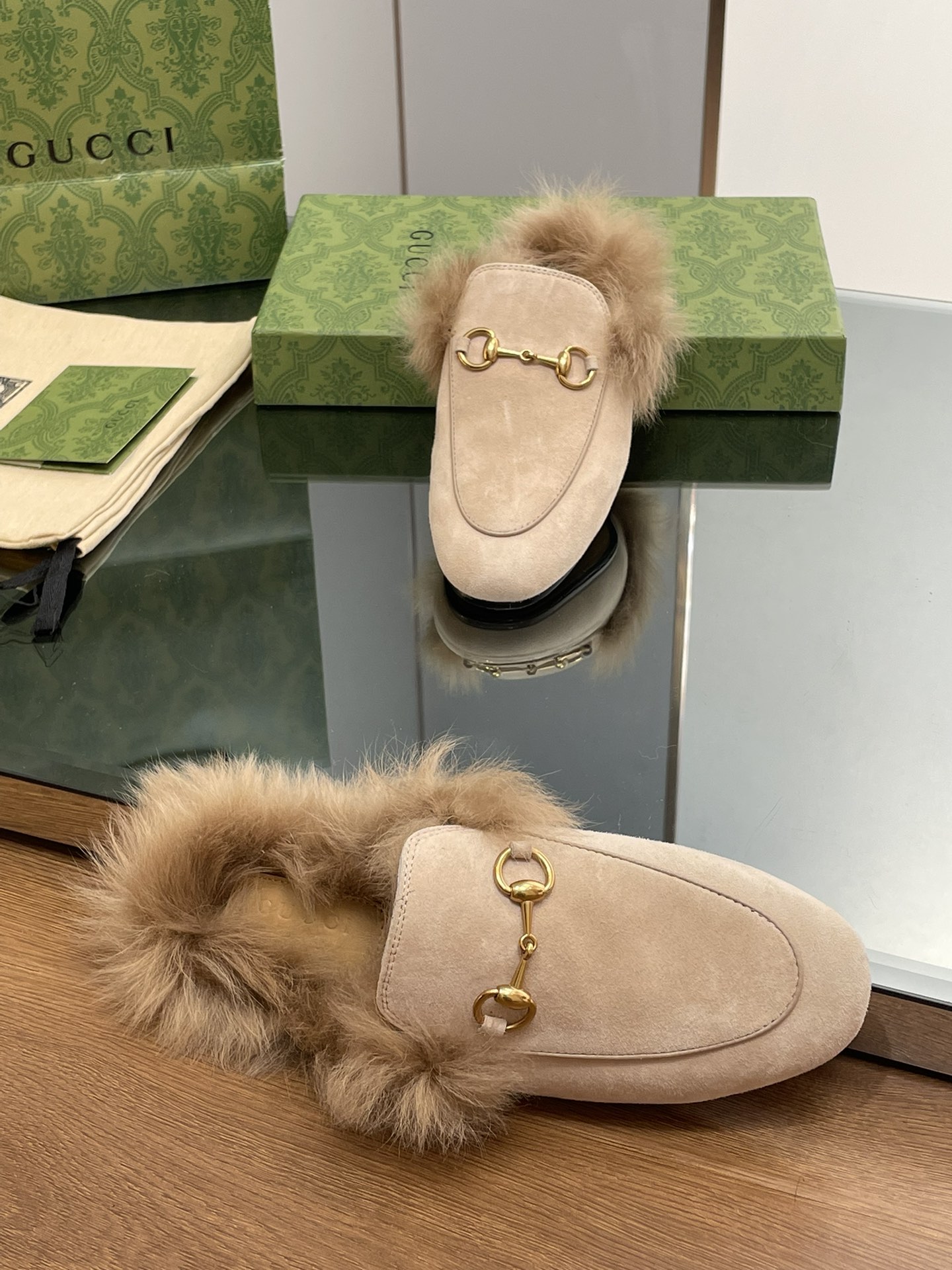 Bagsaaa Gvc*1 Princetown mule beige suede