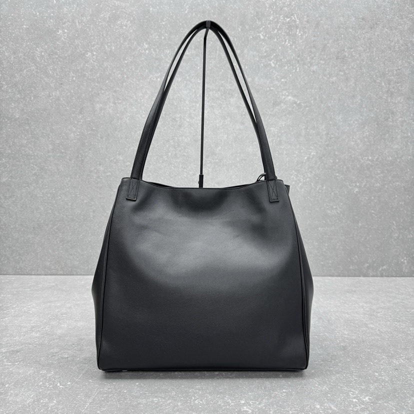 Bagsaaa Ba1en*iaga Rodeo Tote Bag in black - 38cm