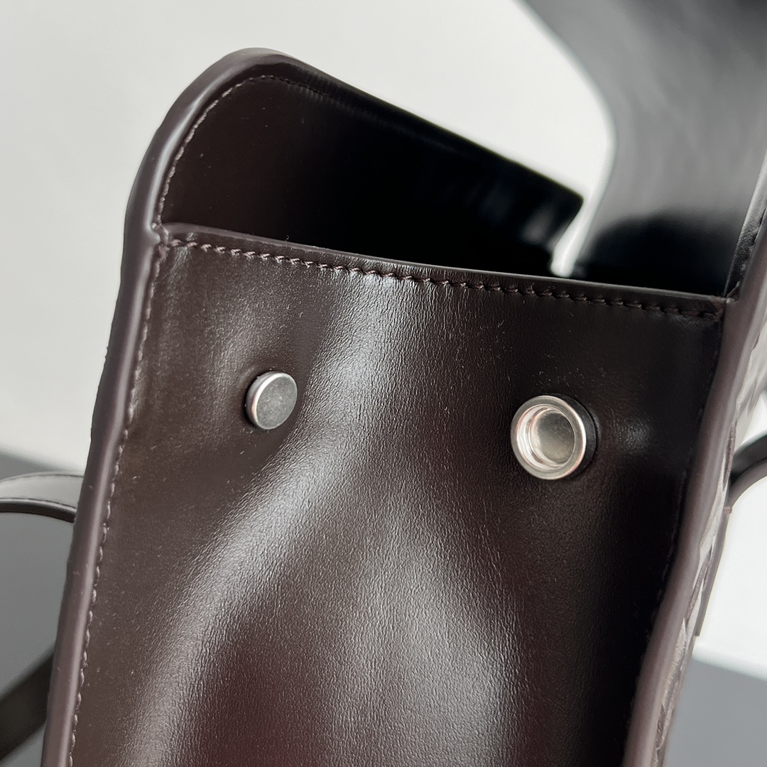 Bagsaaa B0tt*ga Ven*ta Intrecciato leather briefcase in brown - 41cm