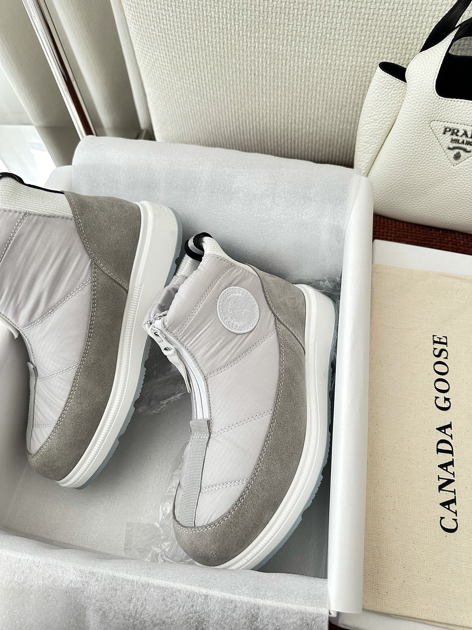Bagsaaa Can*a G00se Cypress Fold-Down Puffer Boots in grey