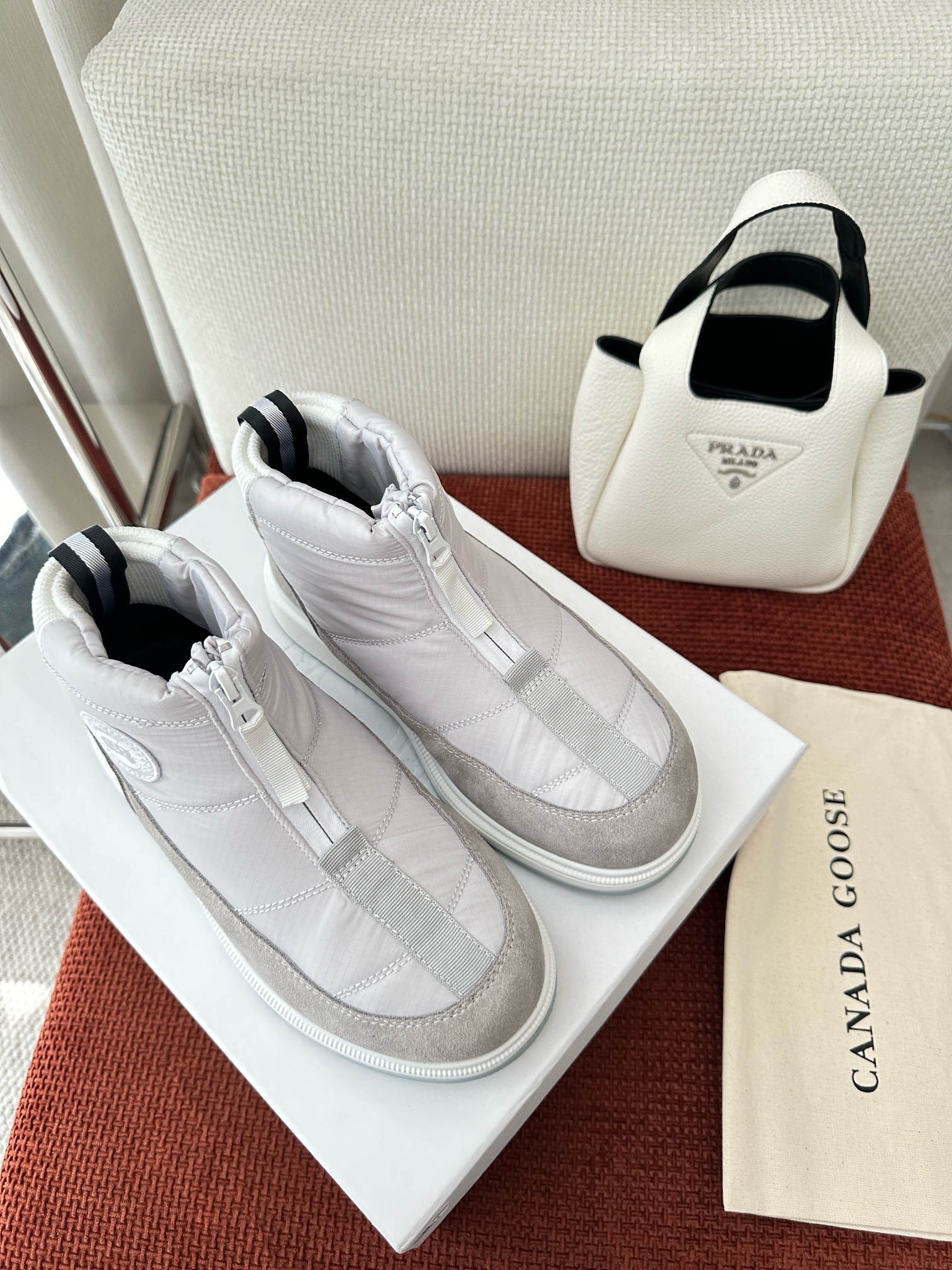 Bagsaaa Can*a G00se Cypress Fold-Down Puffer Boots in grey
