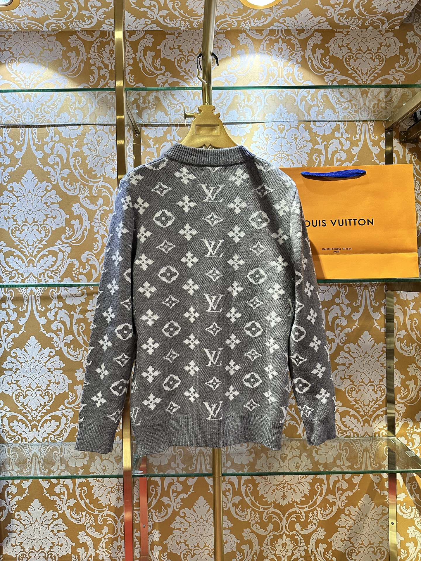 Bagsaaa L0vis Vvtt0n zip-through cardigan with monogram pattern