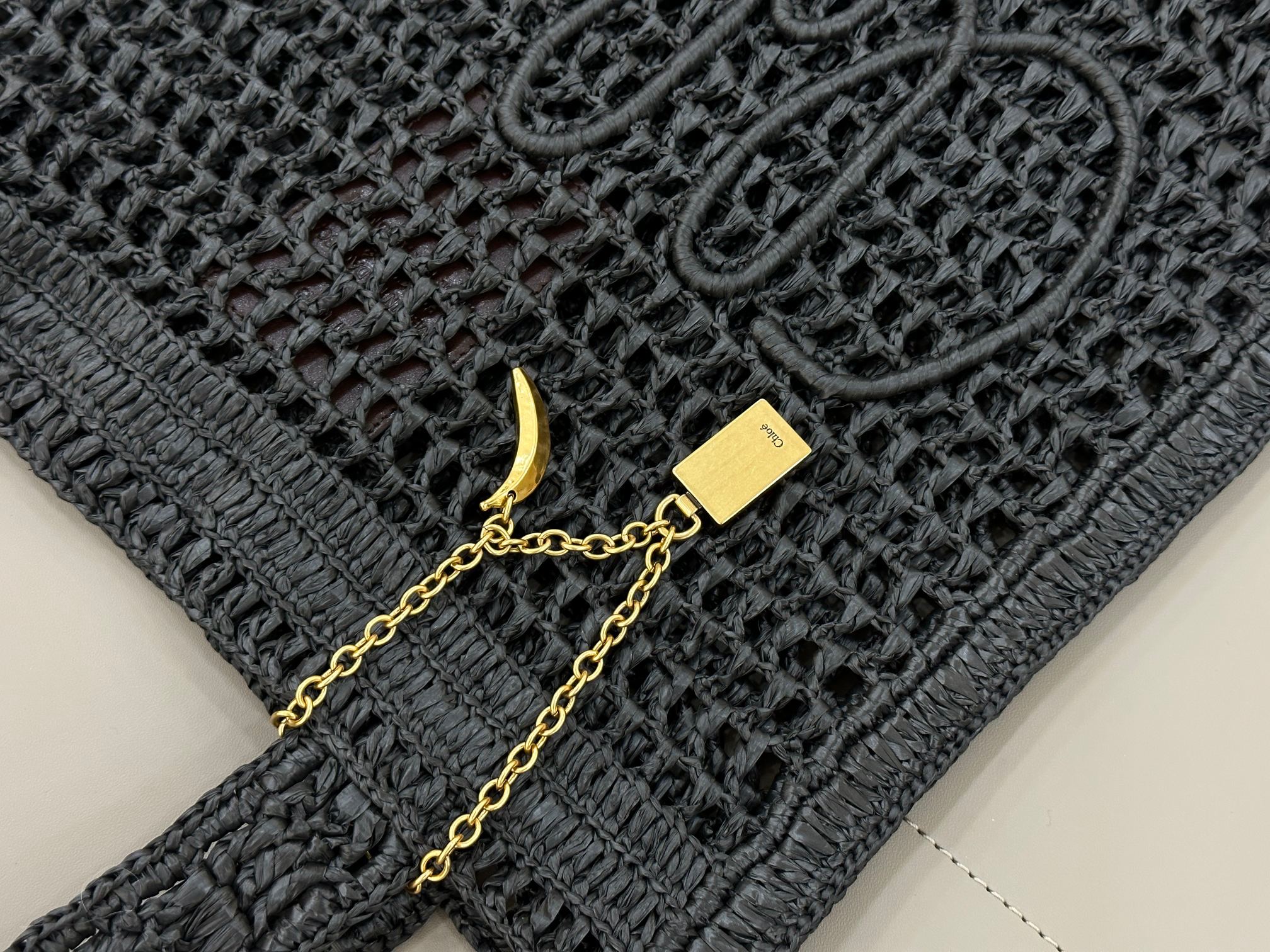 Bagsaaa Chloé Summer Banana tote bag in black raffia - 37cm