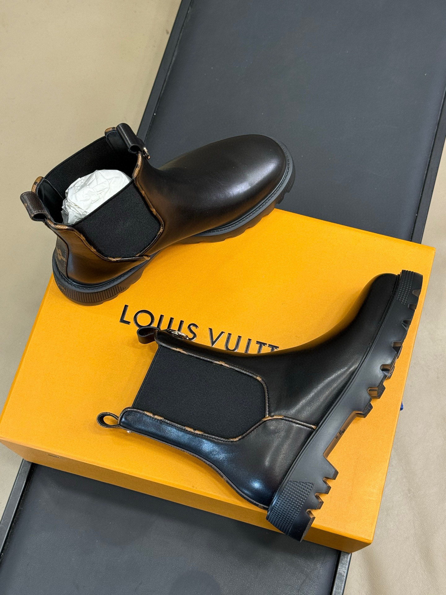 Bagsaaa LV District Chelsea Ankle Boot Black