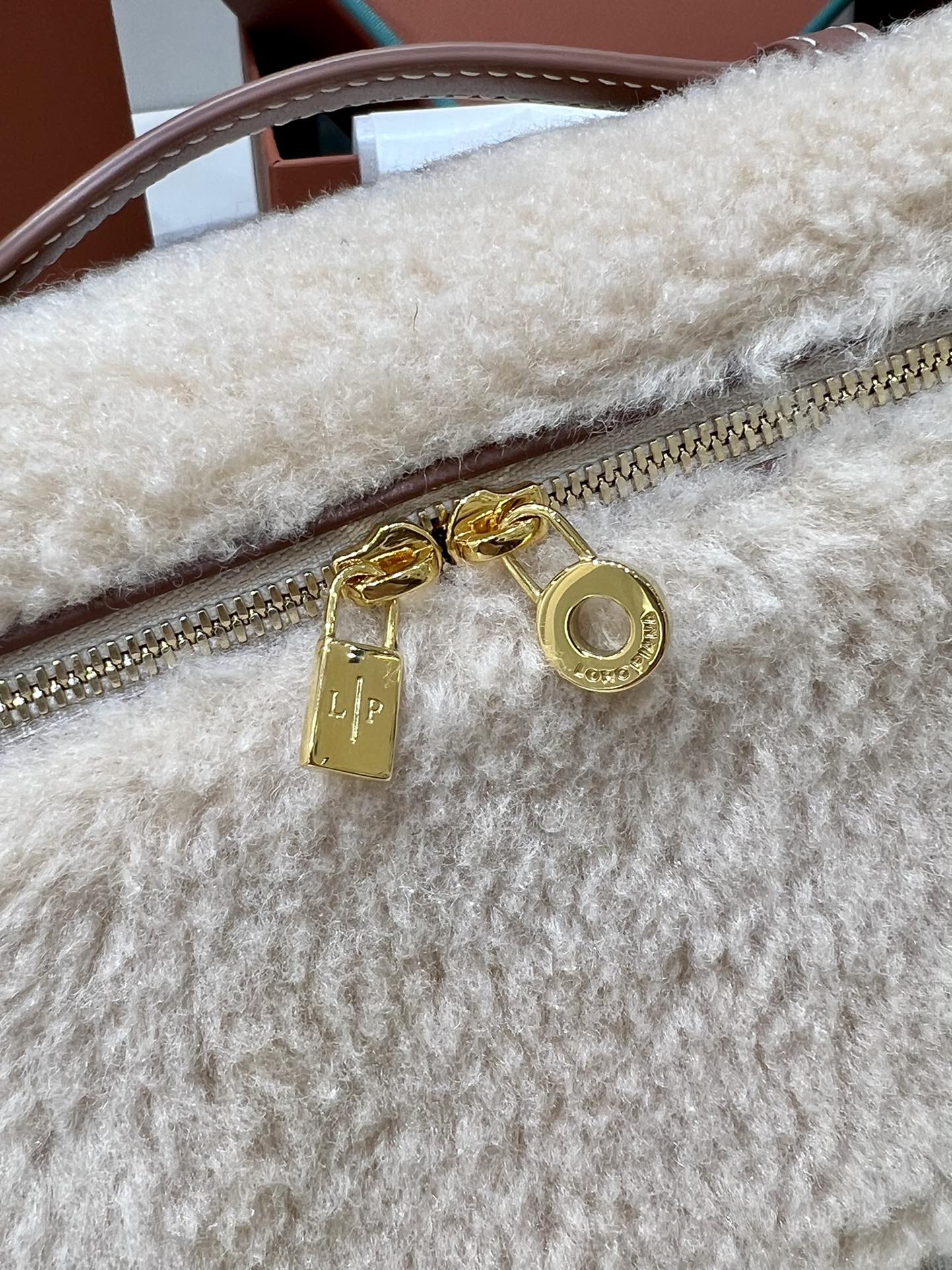 Bagsaaa L0r0 P1ana Extra Pocket L19 Cashfur - 19cm