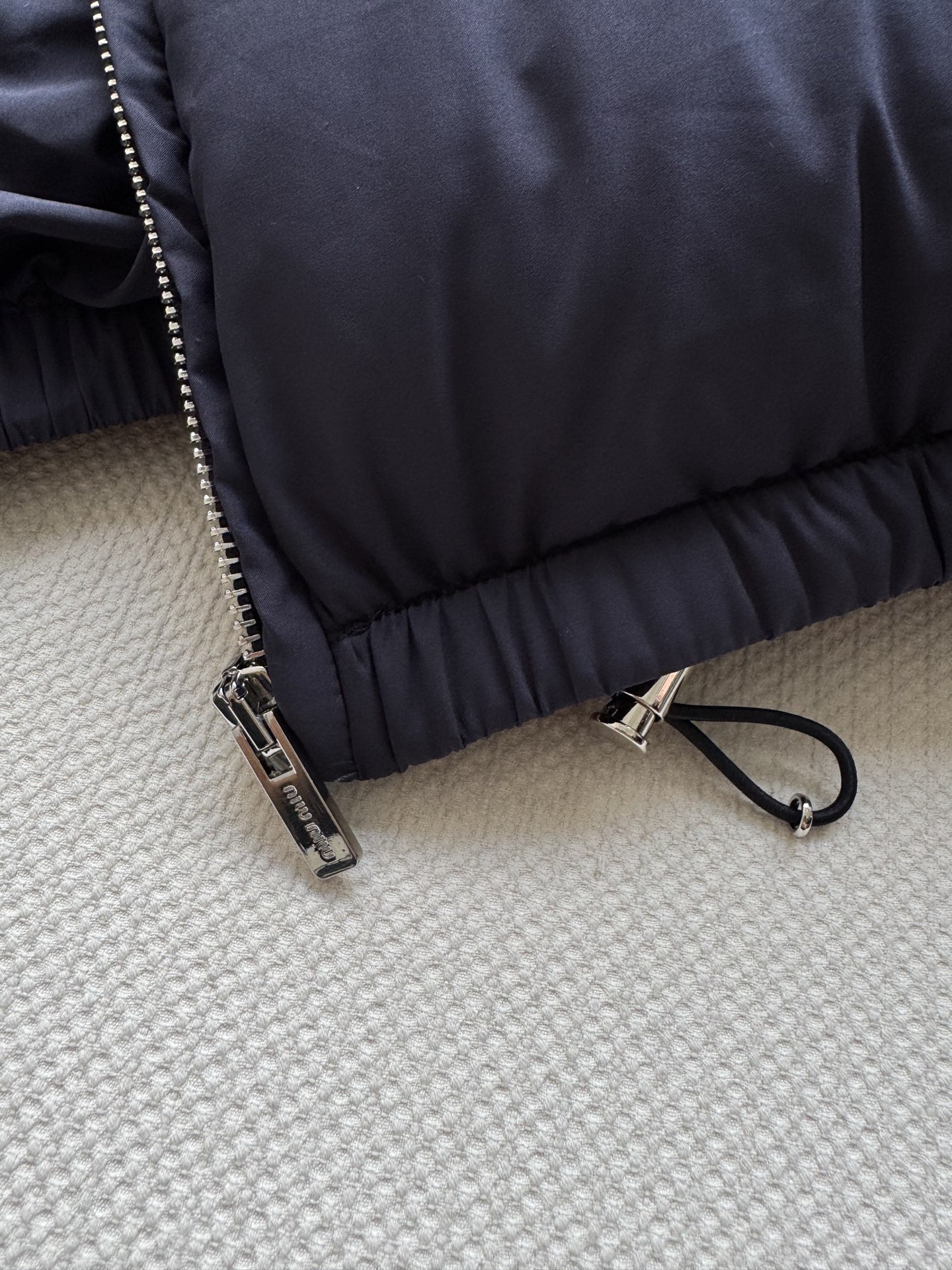 Bagsaaa Miu Miu down jacket with high collar and a cropped length navy blue