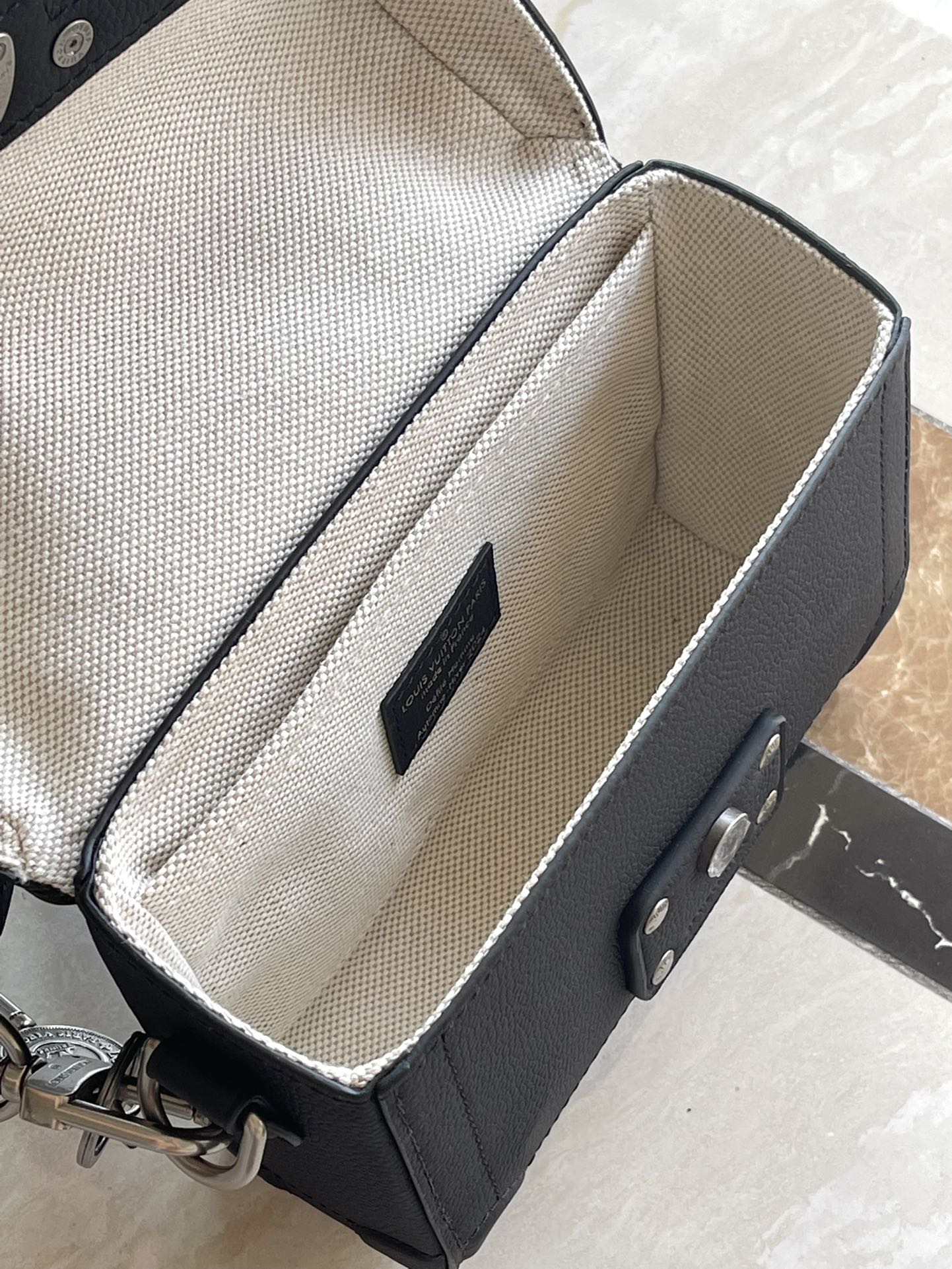 Bagsaaa LV M11516 Soul Trunk Black - 19cm
