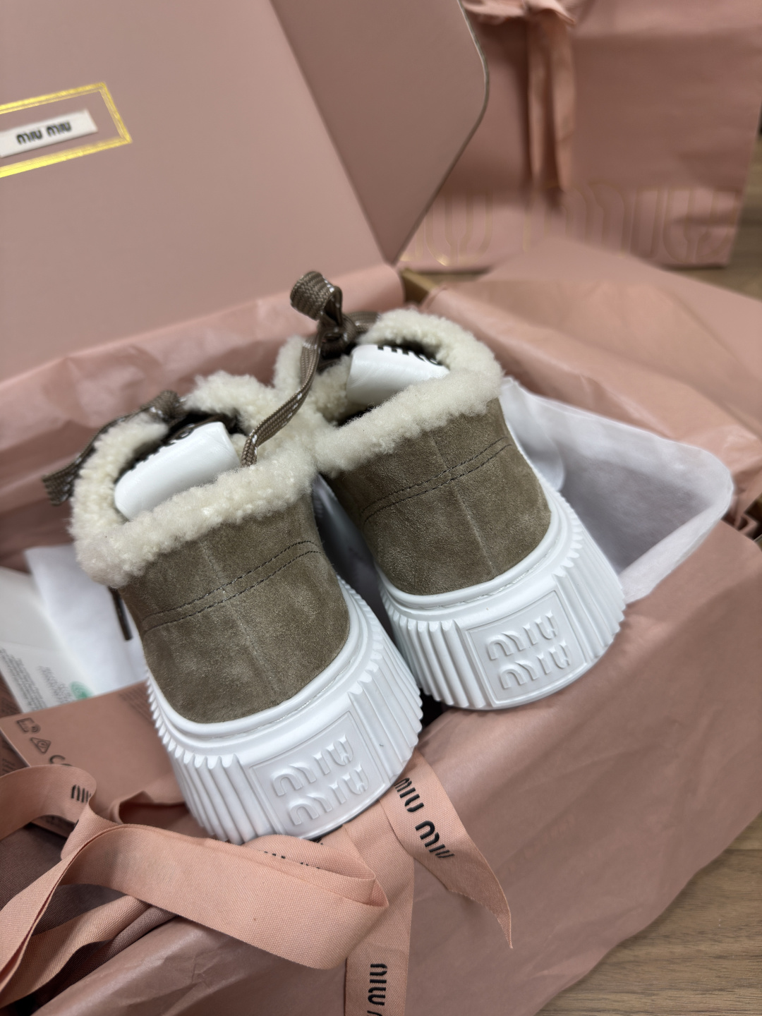 Bagsaaa Miu Miu suede and shearling sneakers beige