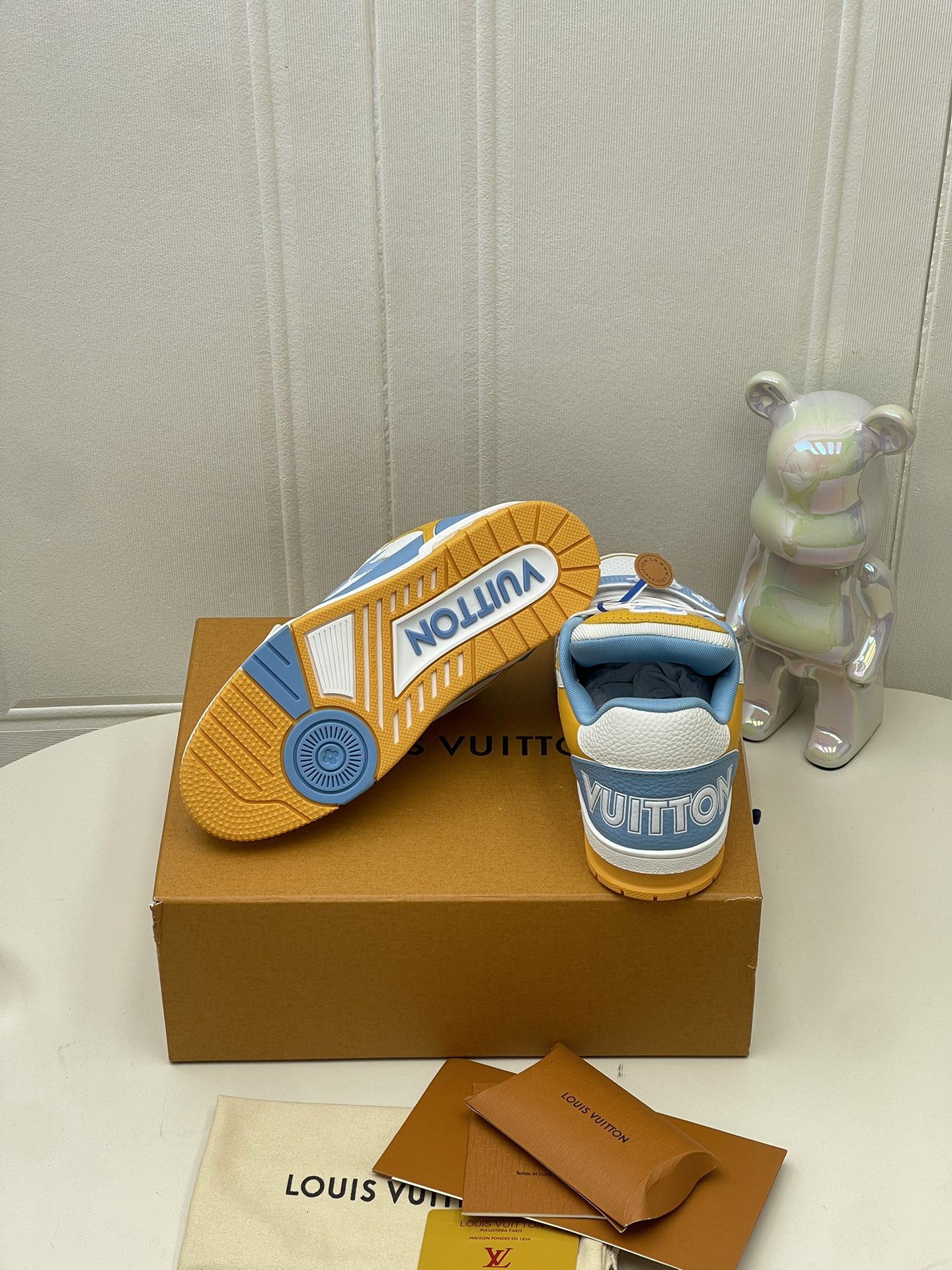 Bagsaaa LV Trainer Sneaker blue Signature details