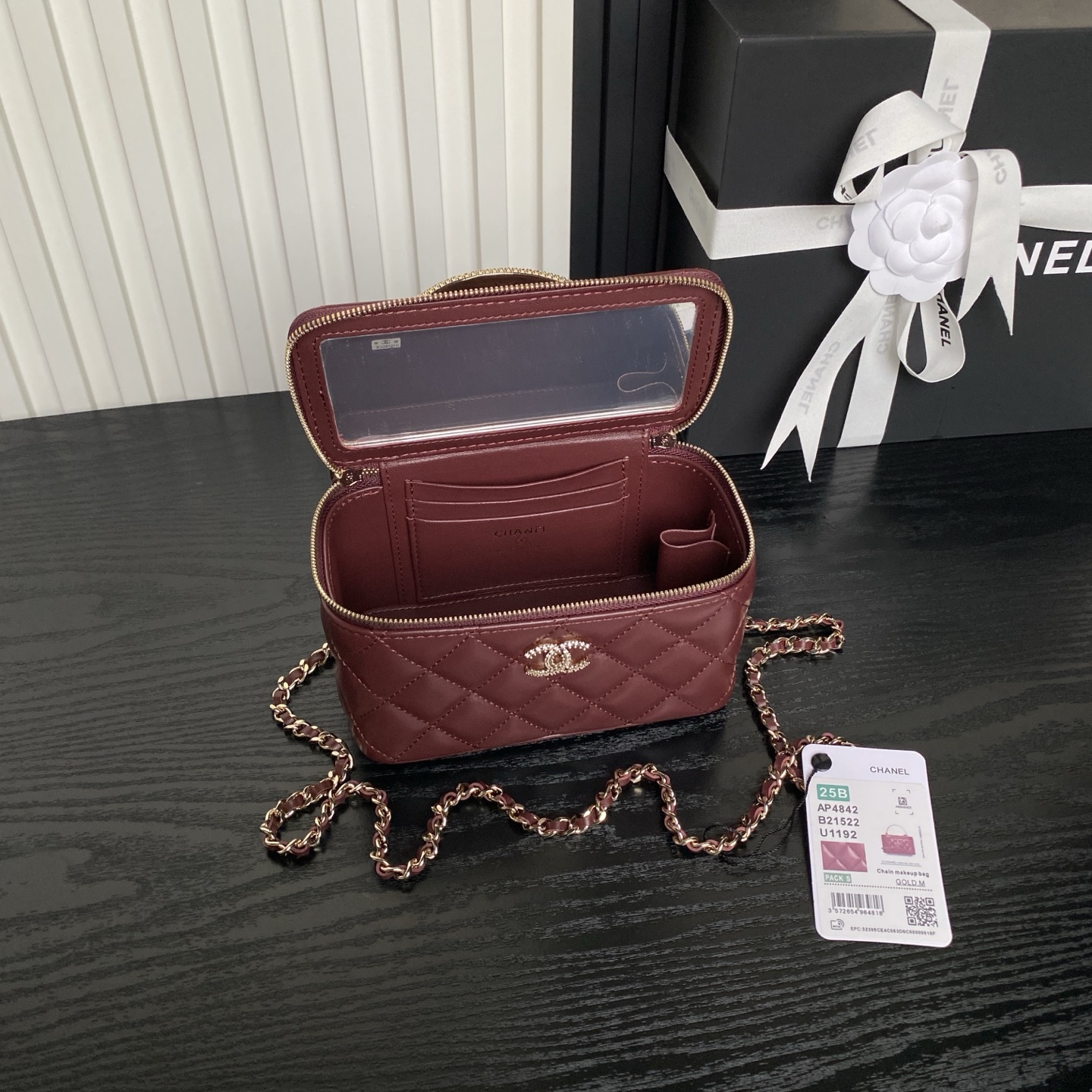 Bagsaaa Ch**el Long Vanity with Chain AP4842 Red - 17cm