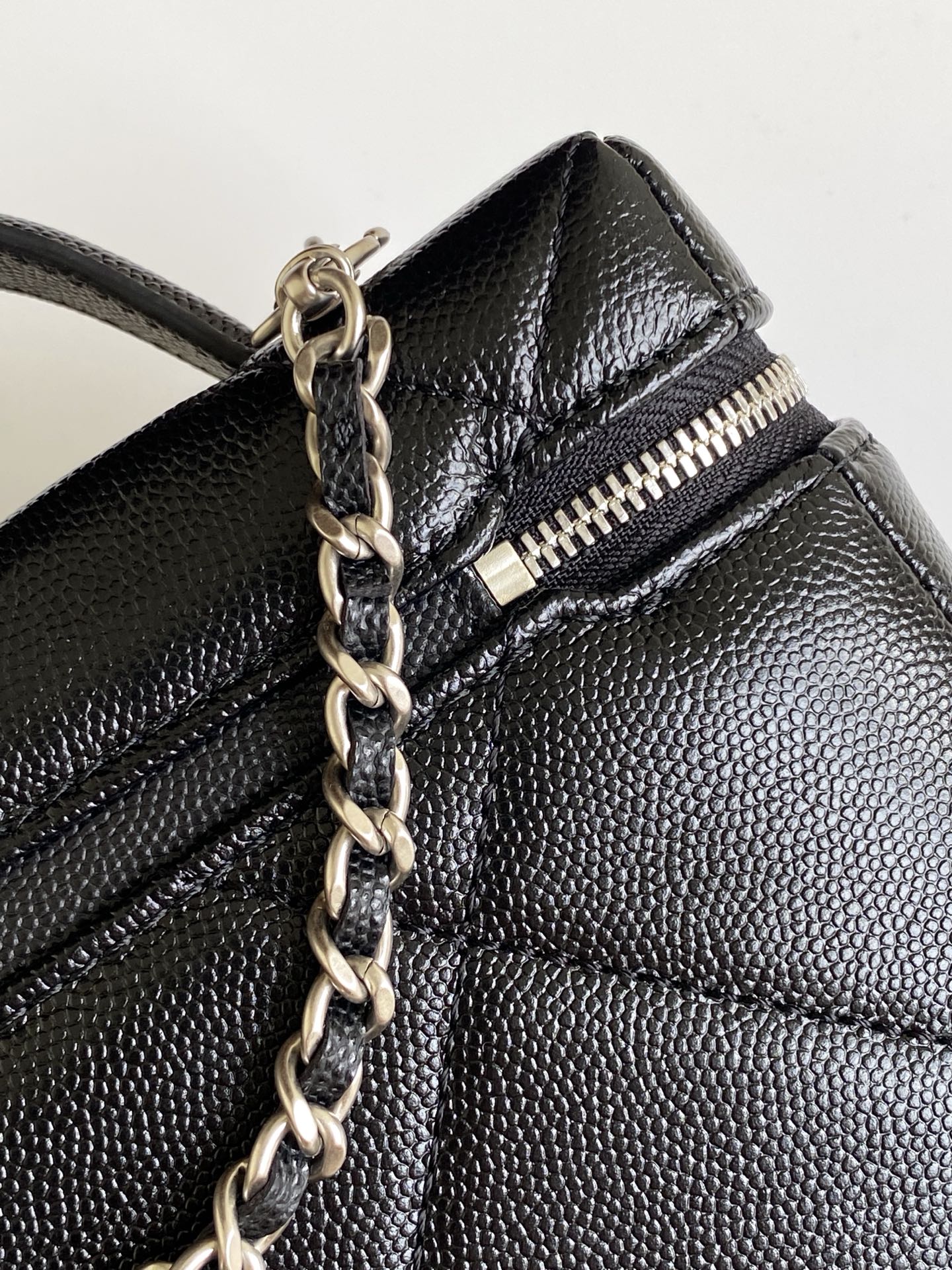 Bagsaaa Ch**el Vanity with Chain AP4936 Black - 19.5cm 