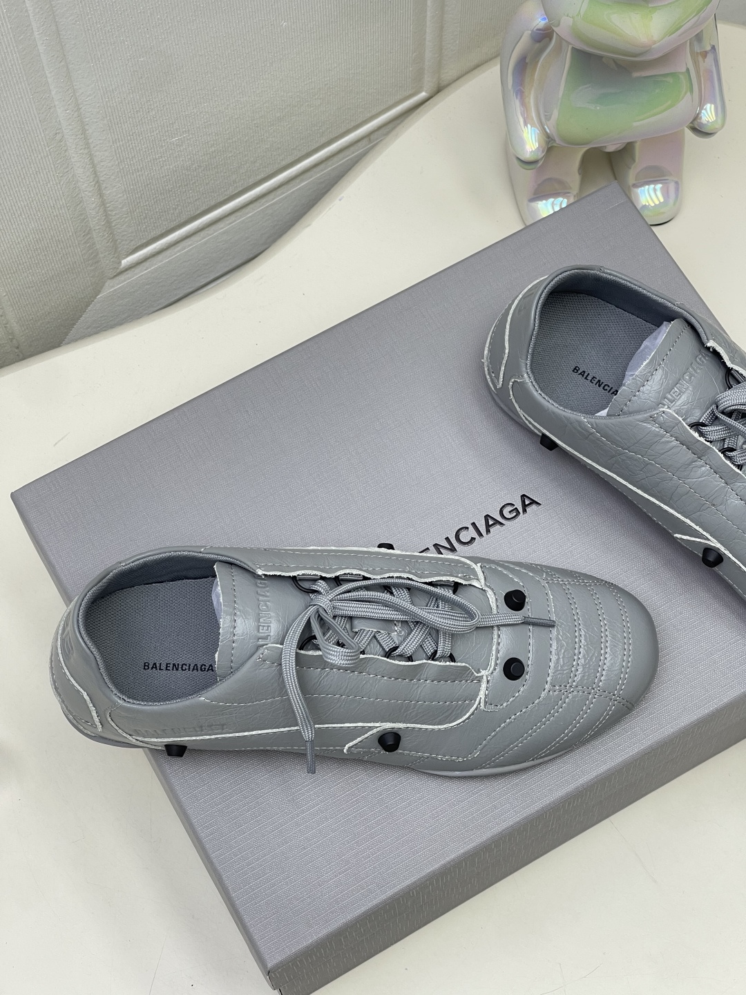 Bagsaaa Ba1en*iaga City sneaker in gray leather
