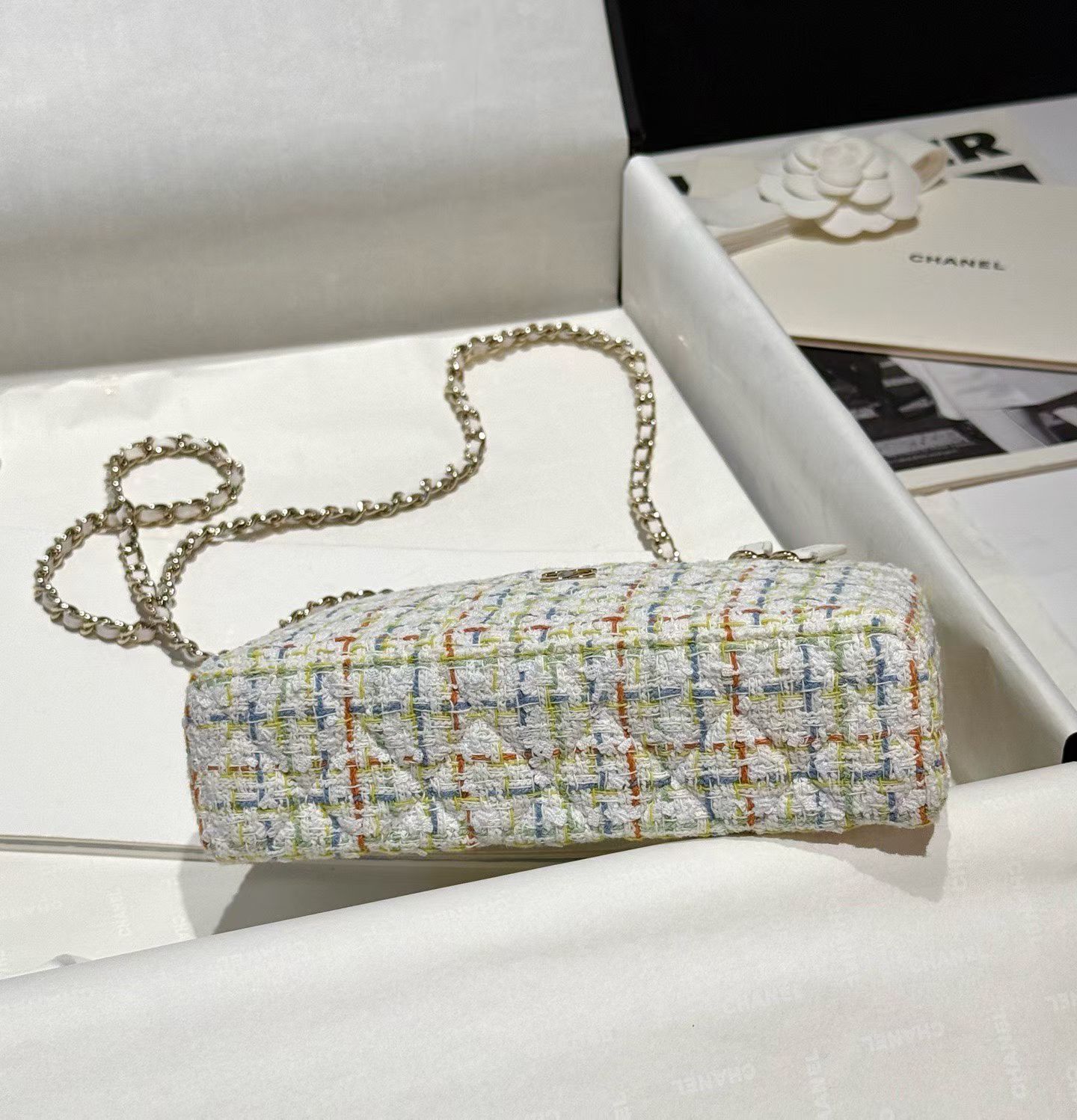Bagsaaa Ch**el 25C white and multicolor tweed vanity bag - 19.5cm 