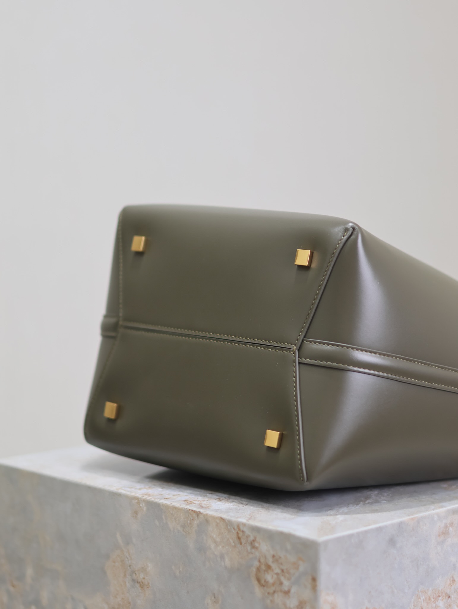 Bagsaaa LE 37 in shiny leather 742828 DEEP MUSK - 20 X 25 X 16 CM