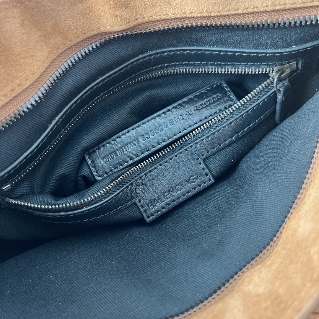 Bagsaaa Ba1en*iaga Le City Bag Small in camel suede calfskin - 30cm