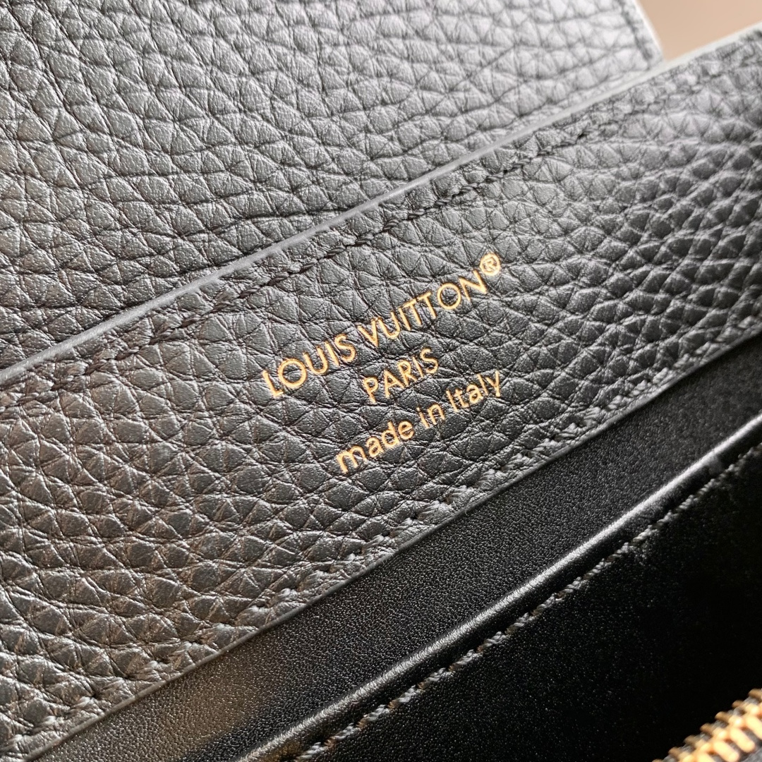 Bagsaaa L0vis Vvtt0n Capucines Mini black Taurillon leather with rhinestone-embellished handle - 21cm