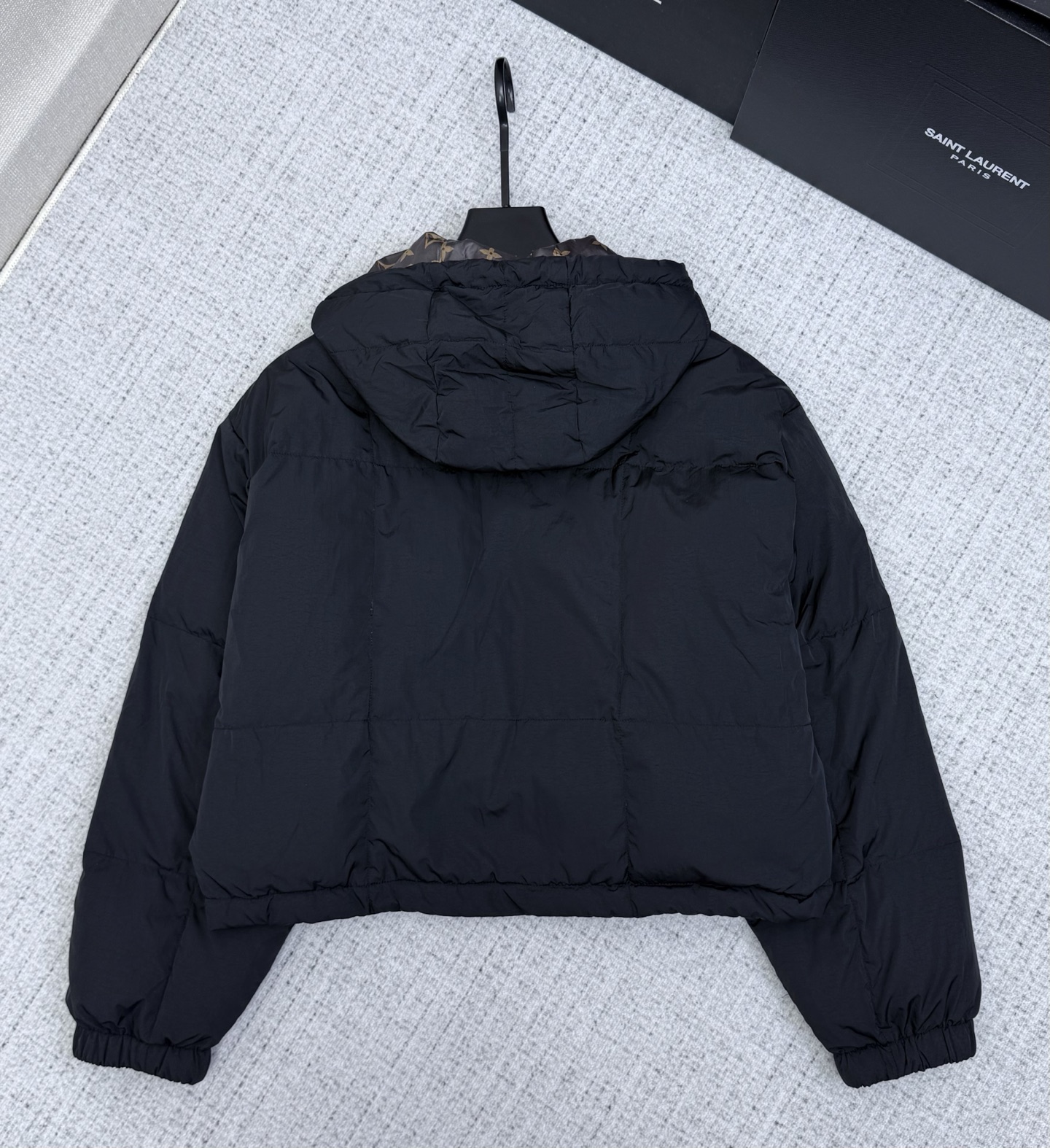 Bagsaaa L0vis Vvtt0n Short Hooded Parka in black