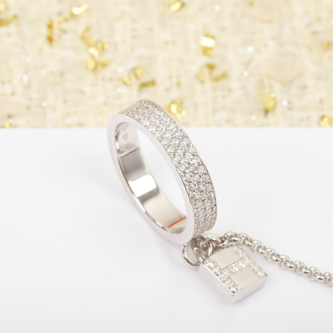 Bagsaaa H**me5 Kelly Cadenas double ring silver