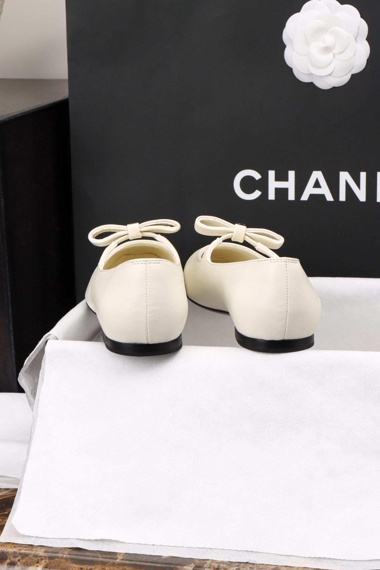 Bagsaaa Ch**el White and Black Shiny Lambskin Mary Janes Flats