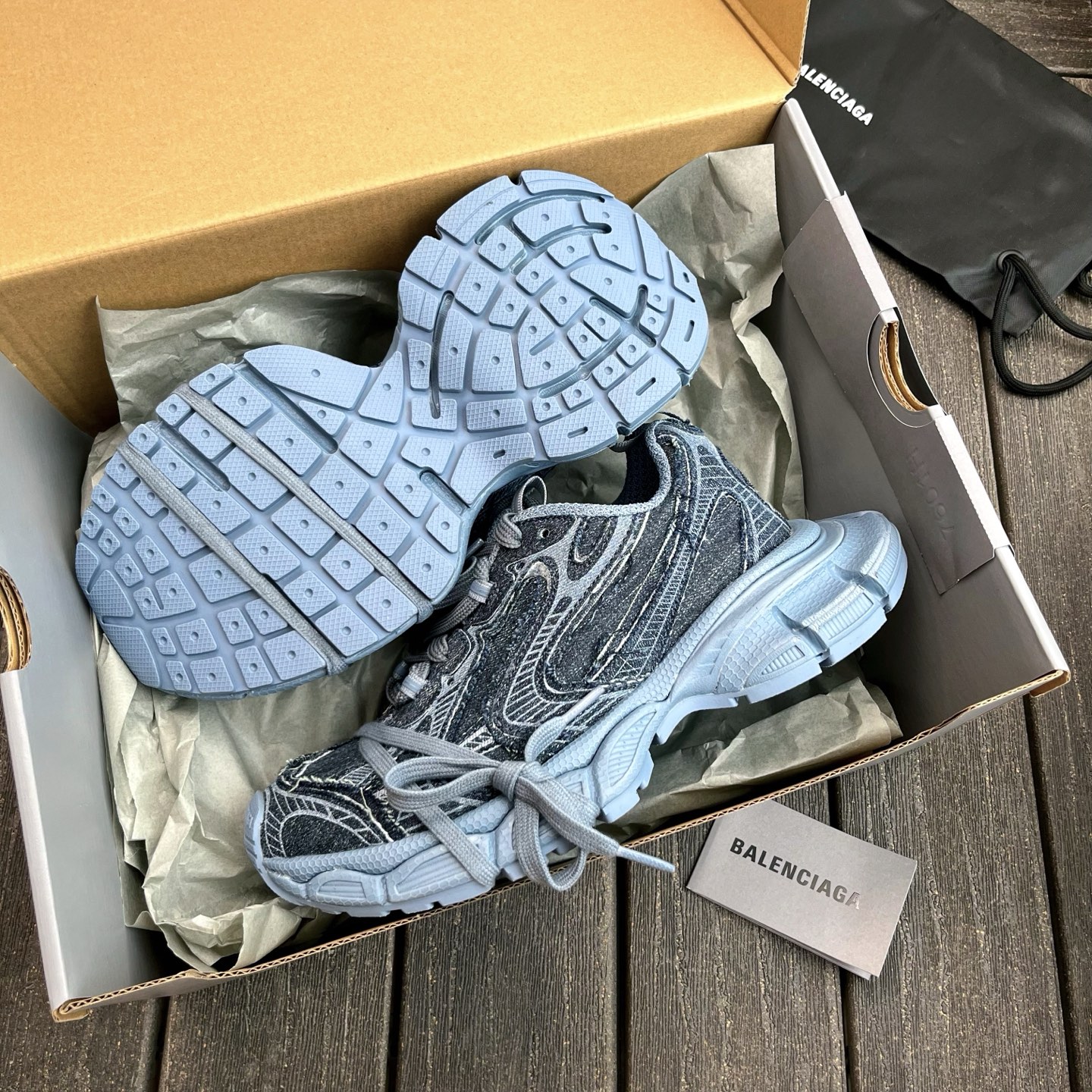 Bagsaaa 3XL Ba1en*iaga Sneaker in blue denim
