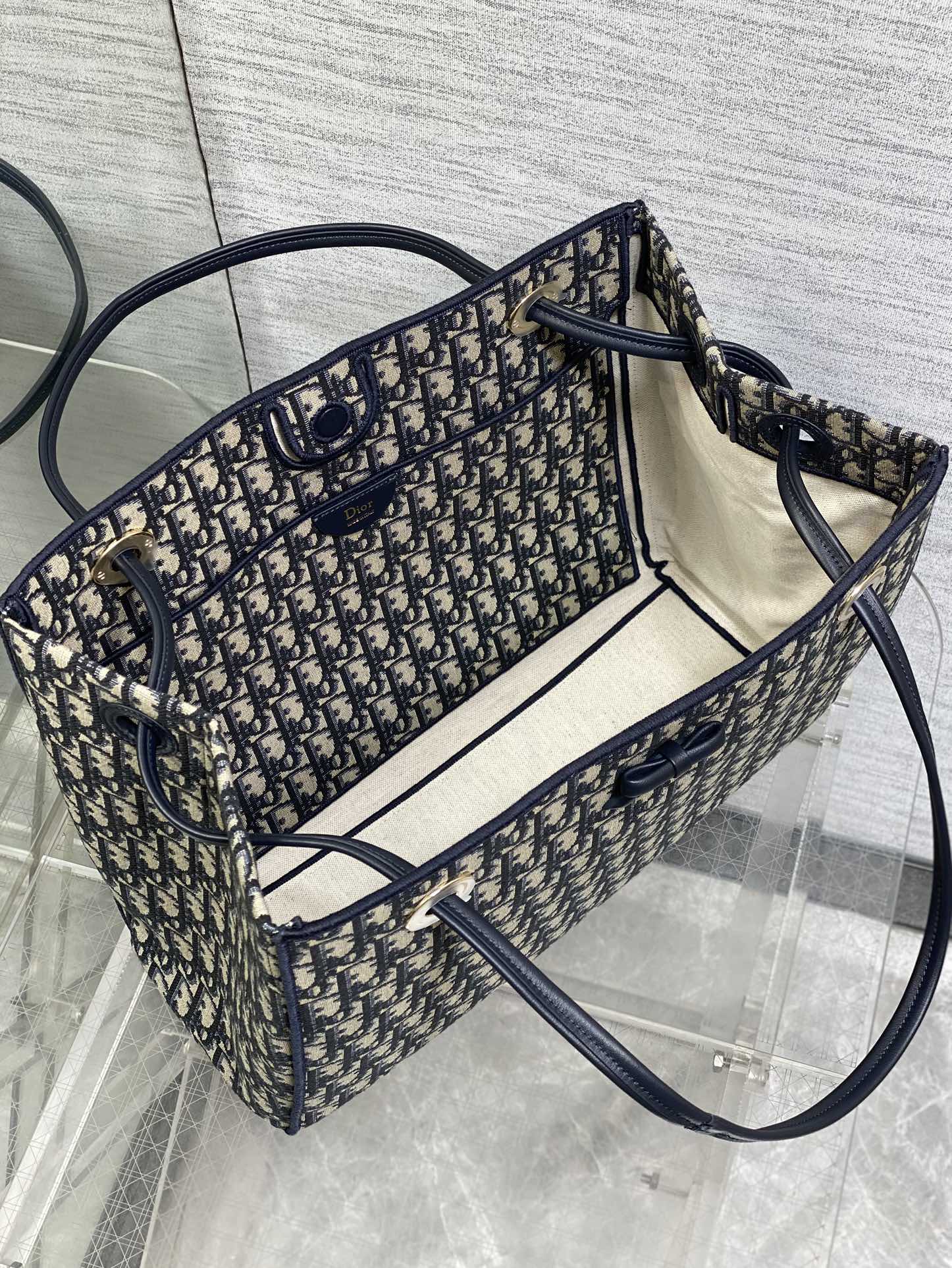 Bagsaaa D10r Medium Shopping Bag Blue D10r Oblique Jacquard - 37cm