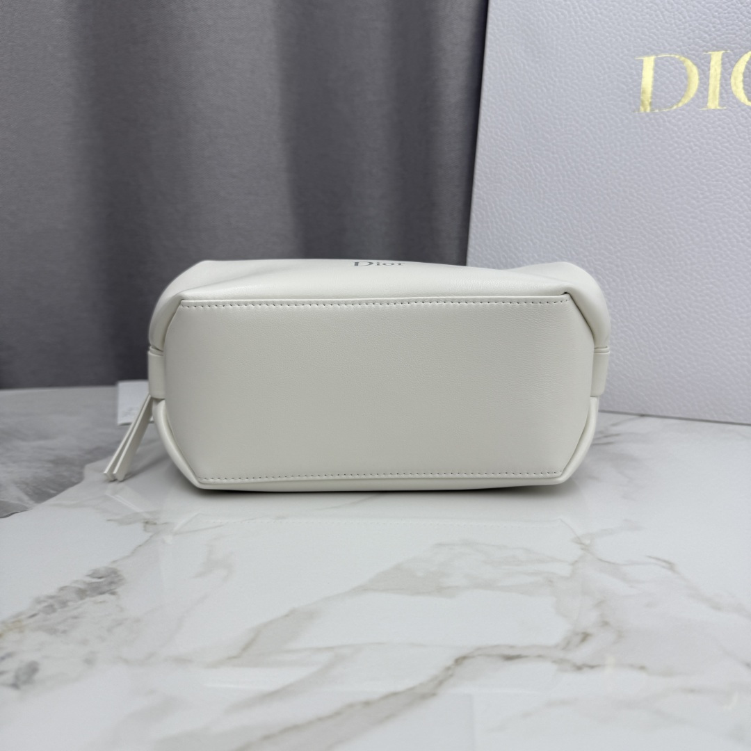 Bagsaaa D10r Bow Pouch White S*pple Lambskin - 20cm