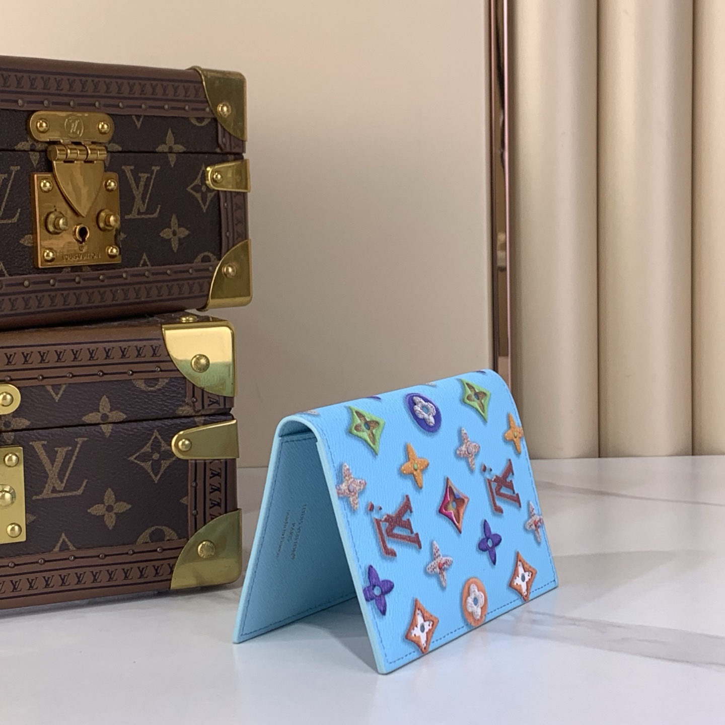 Bagsaaa 2026 Collection LV M28040 Passport Cover Blueberry - 14cm
