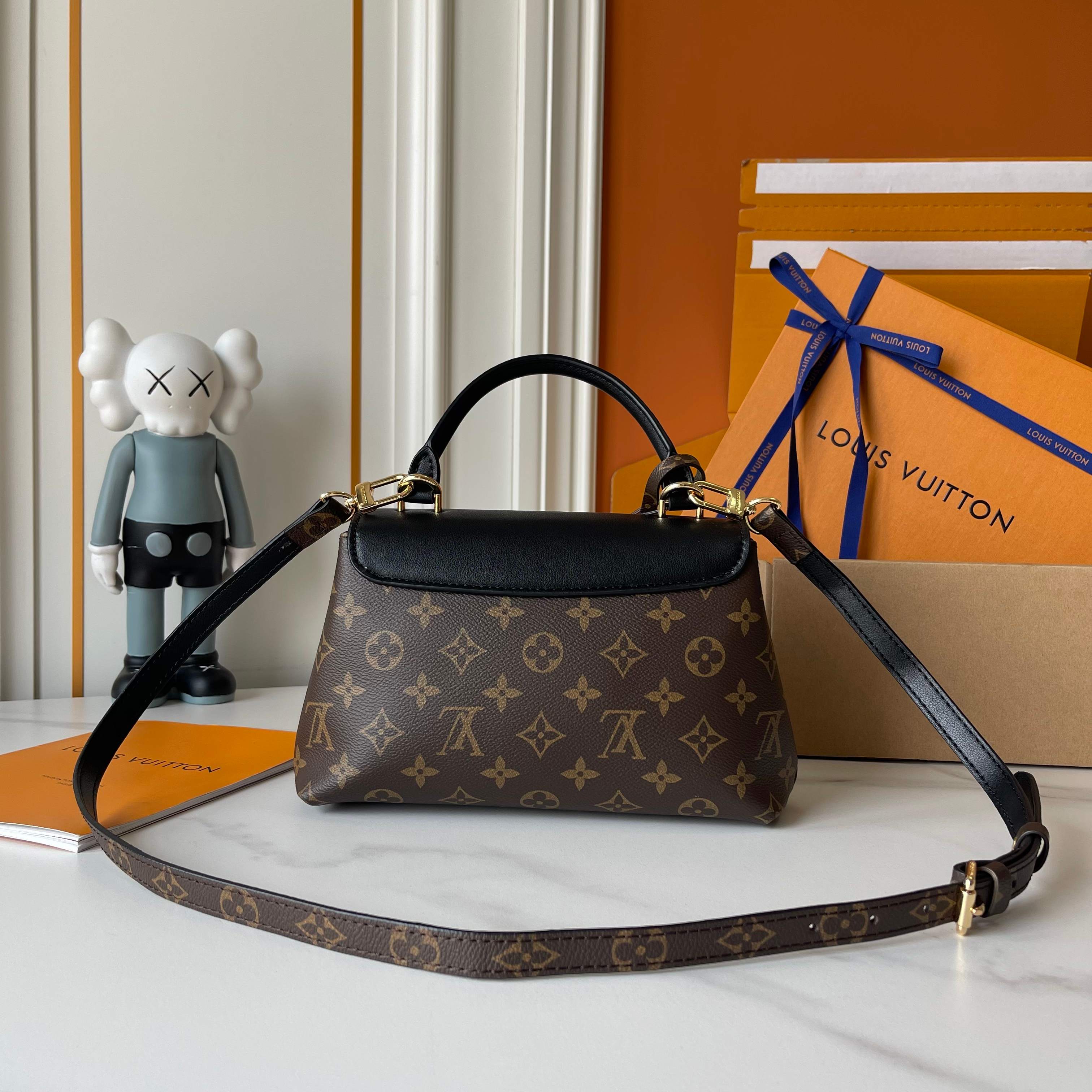 Bagsaaa LV M27511 Madeleine BB Bag Monogram Black - 24.5cm