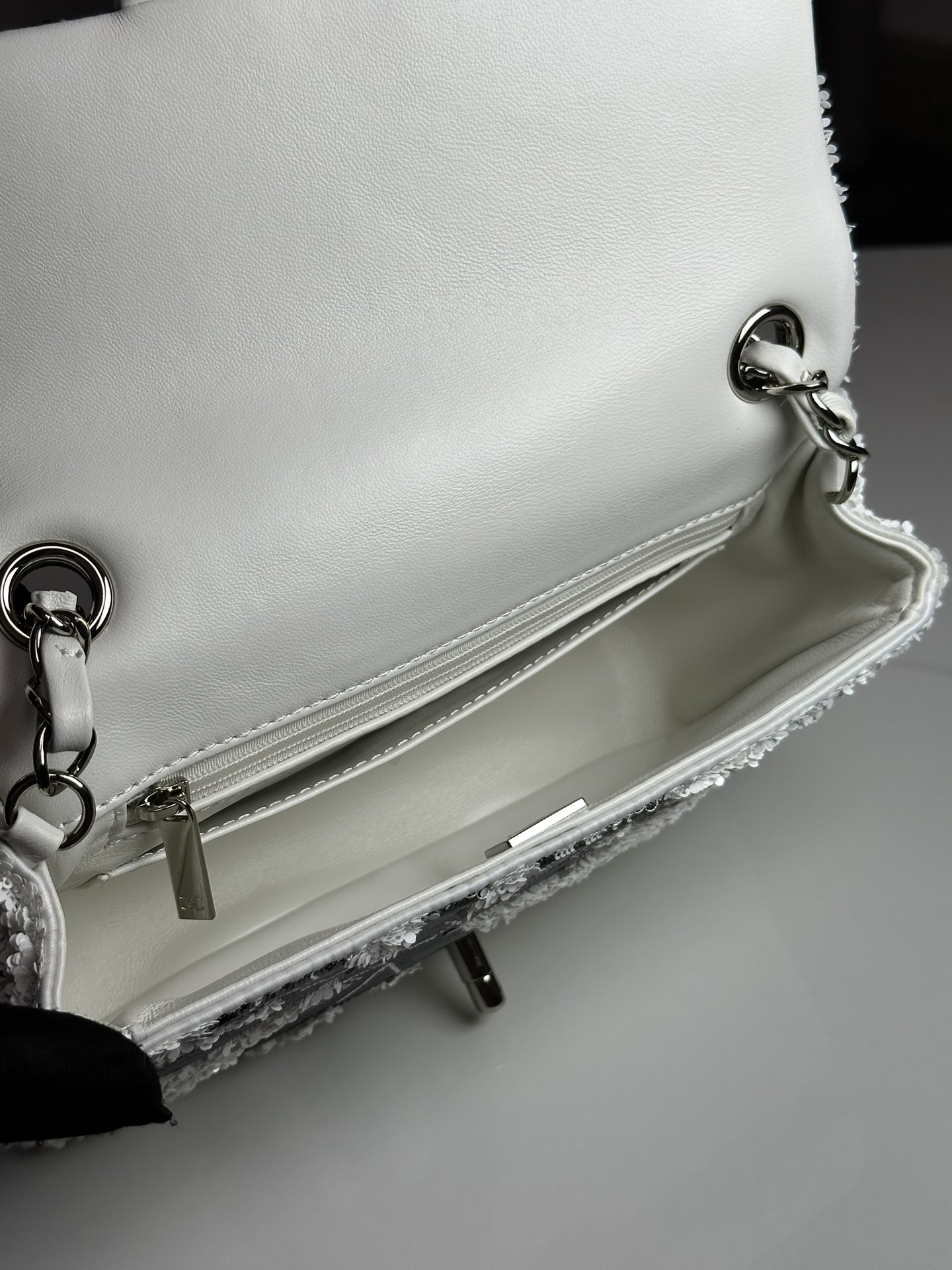 Bagsaaa Ch**el Sequin Ribbon Mini Rectangular Flap bag white - 21cm