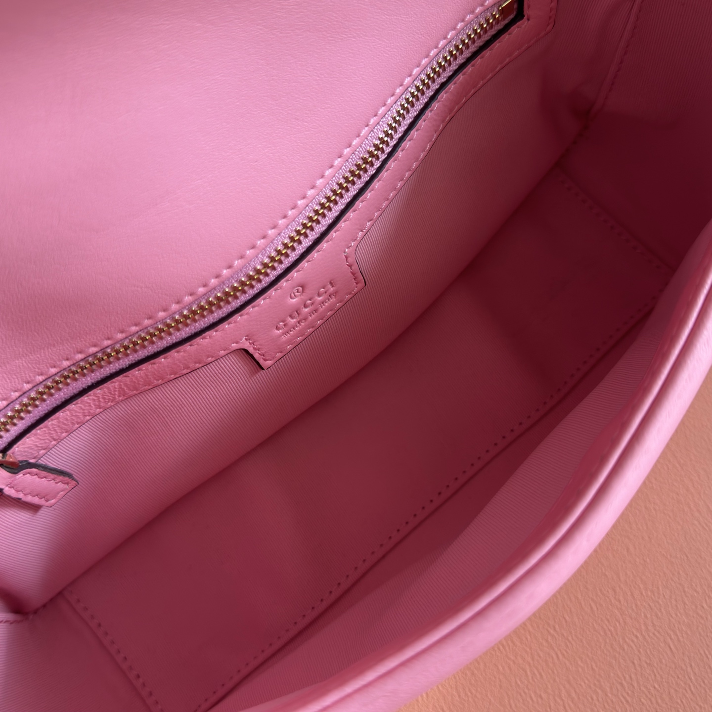 Bagsaaa Gvc*1 GG Marmont medium shoulder bag 837267 pink - 26cm